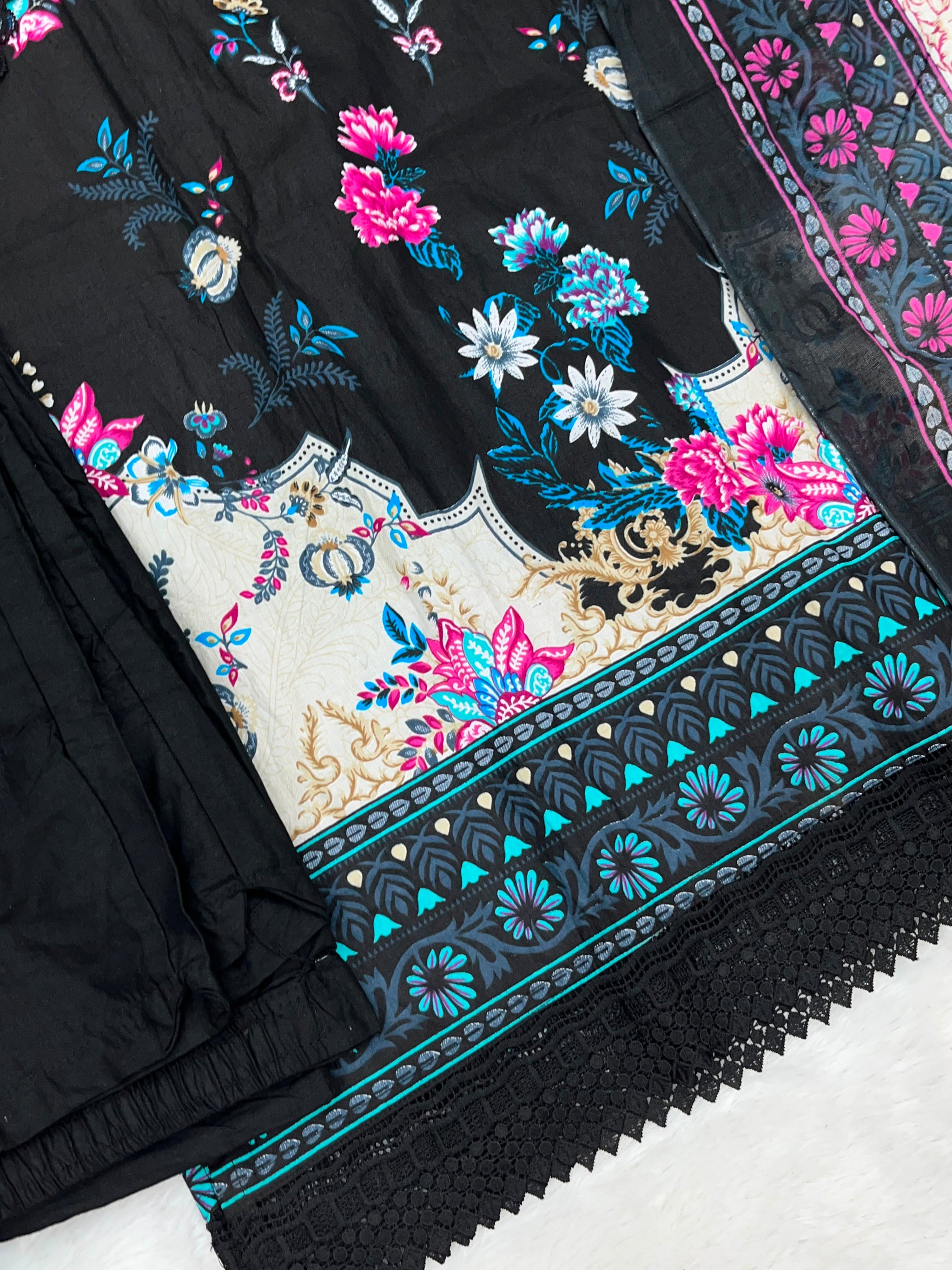 1233 Pakistani Printed Suit