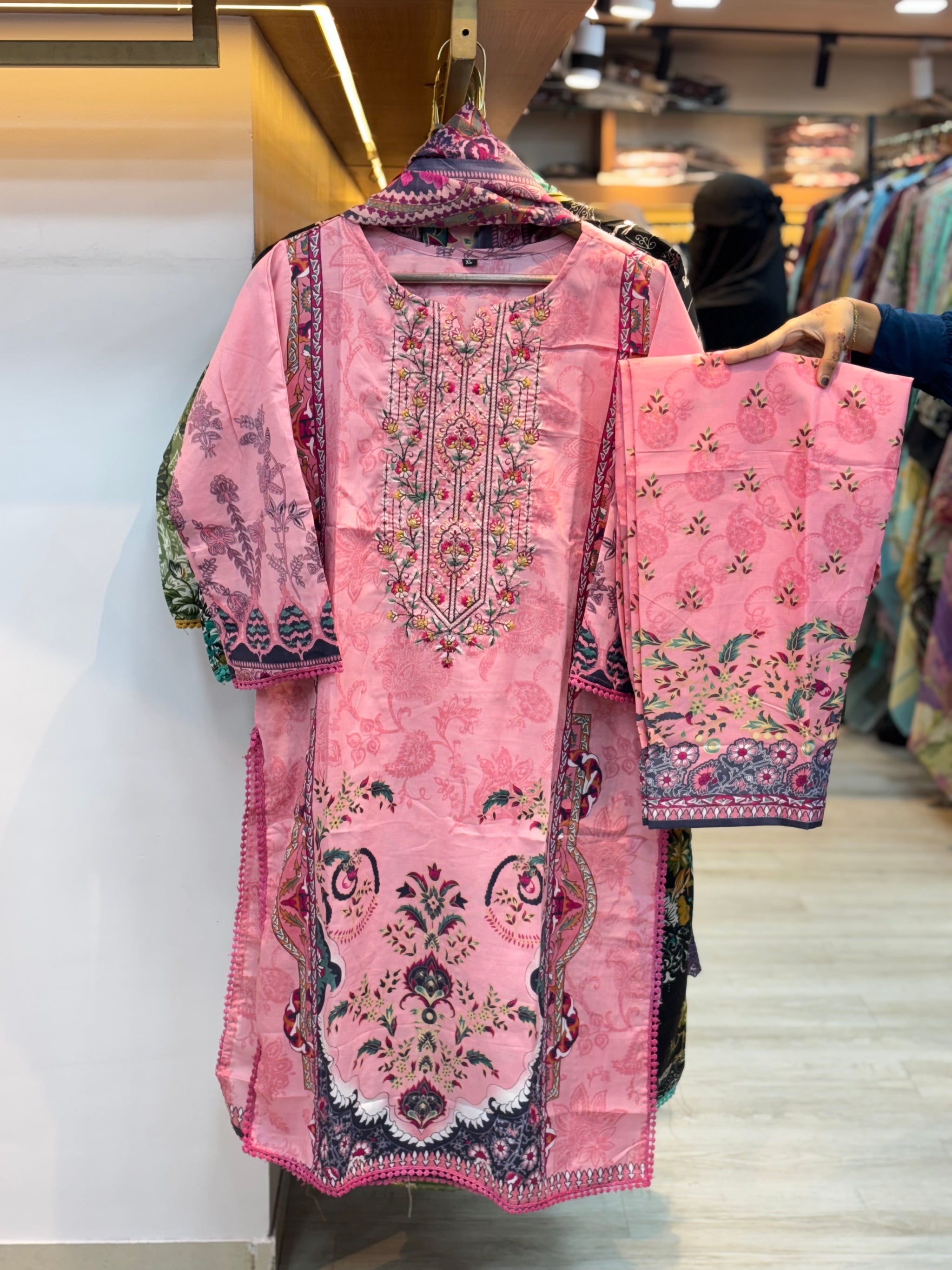 216 embroidered cotton suit