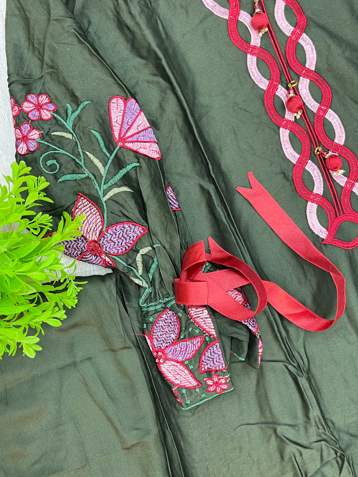 1526 Pakistani Heavy Lawn - Bottle Green