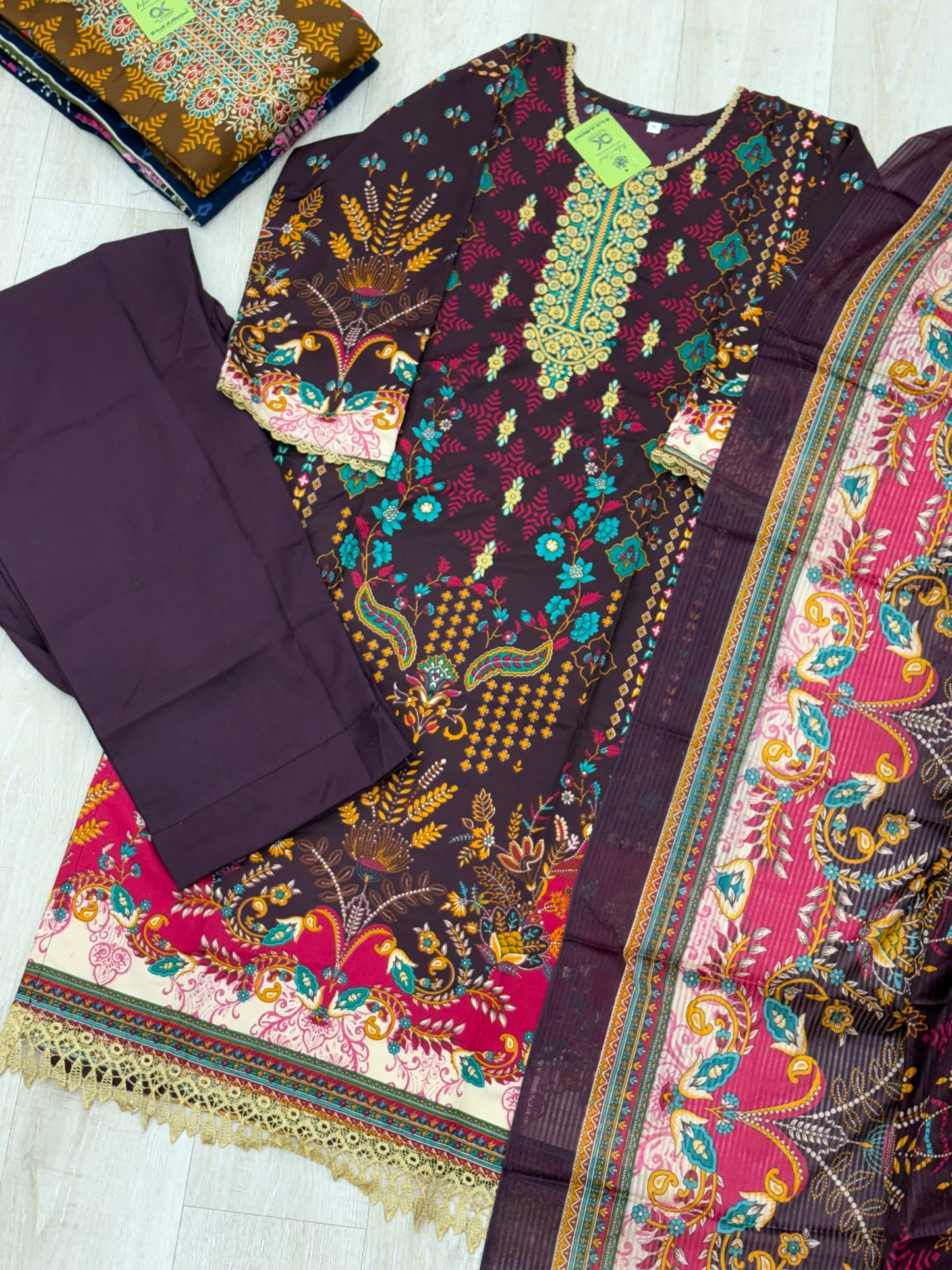 249 embroidered cotton suit