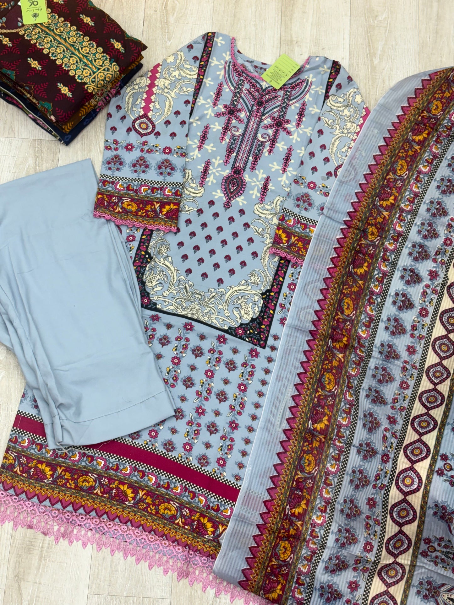 250 embroidered cotton suit