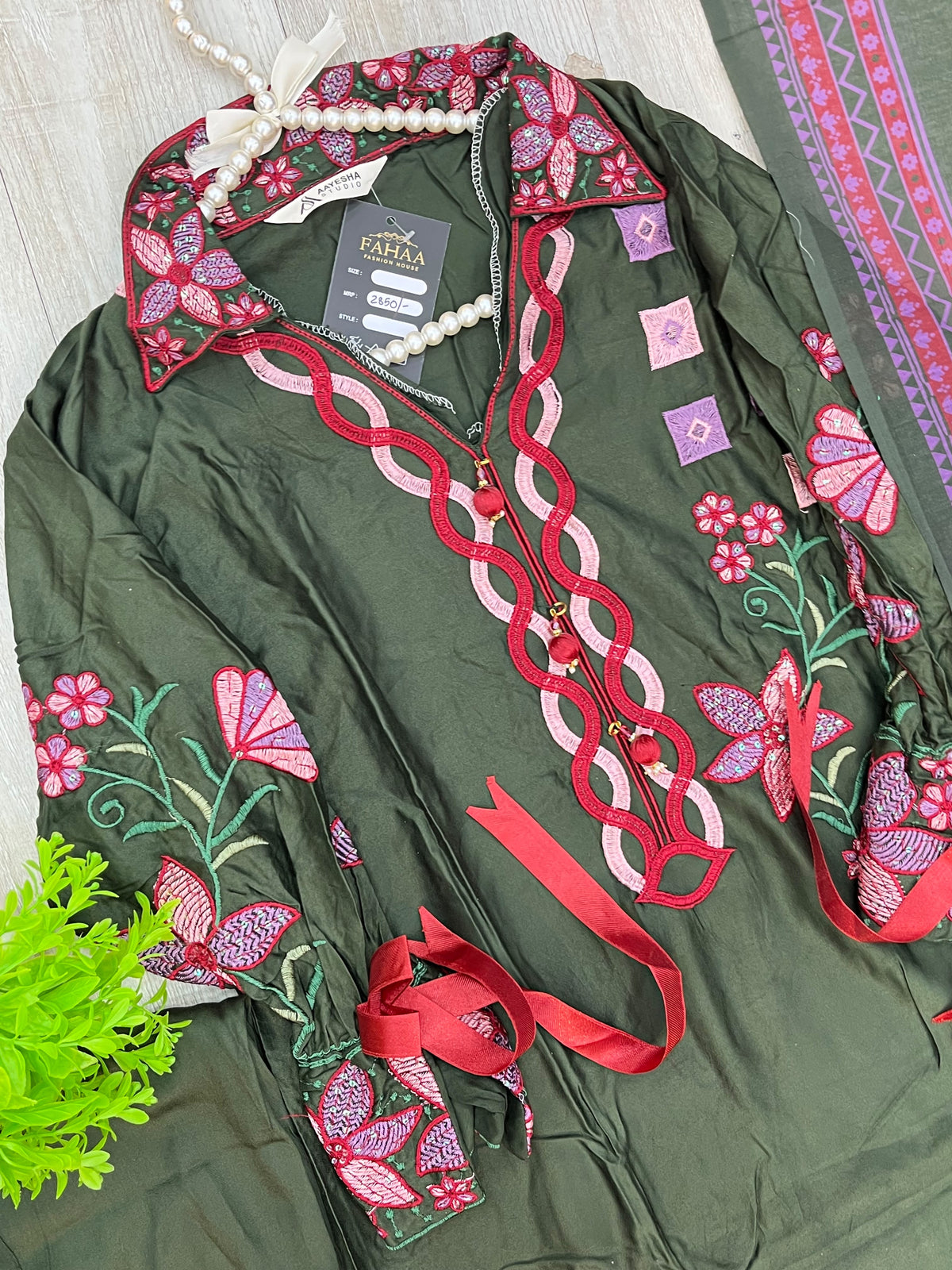 1526 Pakistani Heavy Lawn - Bottle Green
