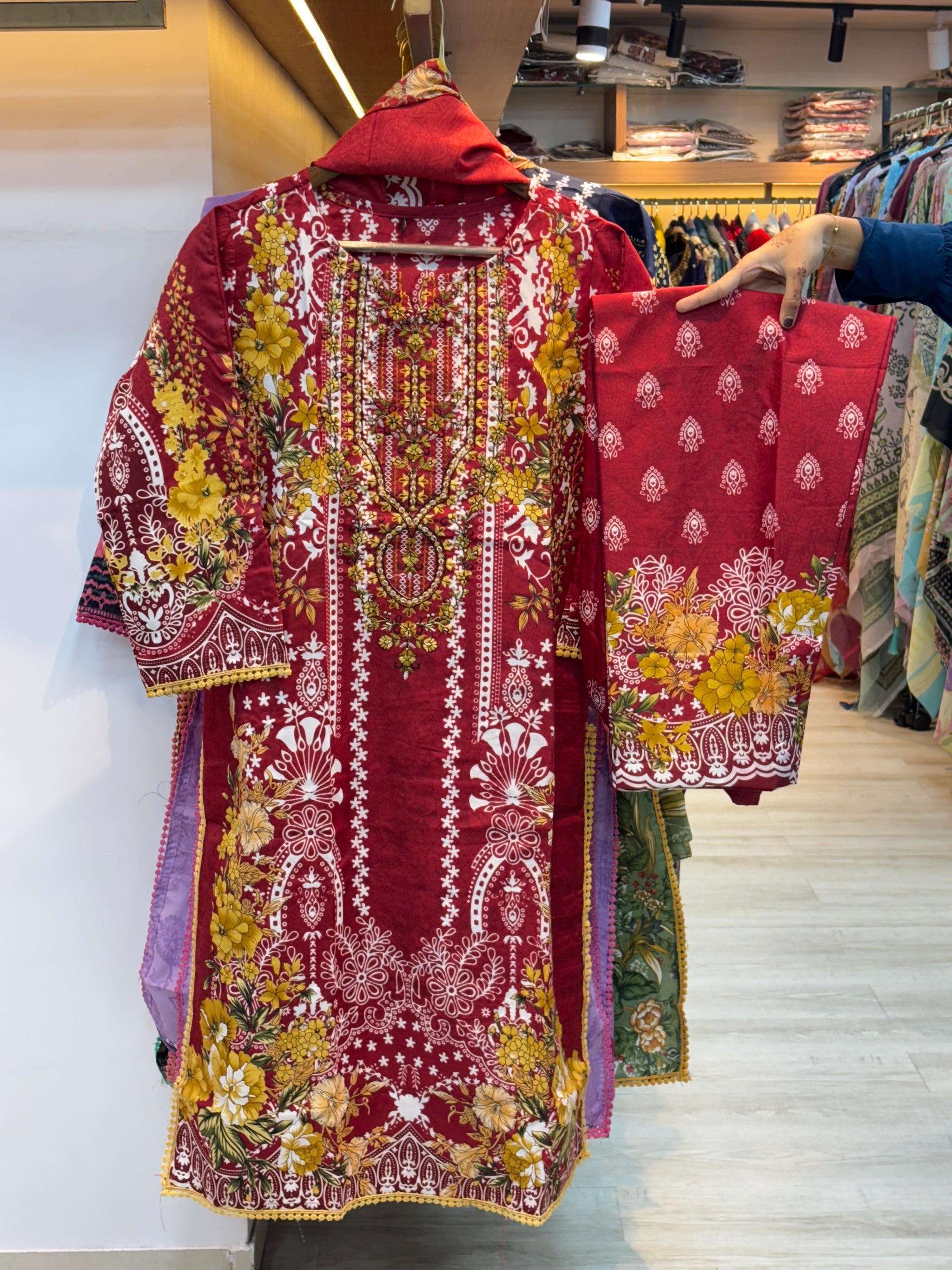 221 embroidered cotton suit