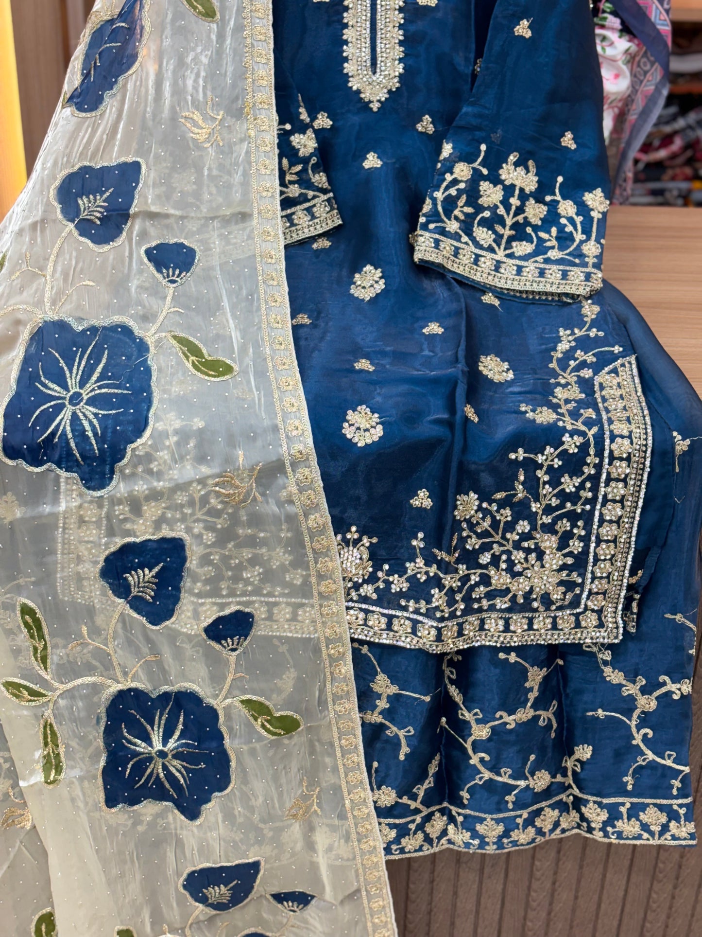 106 party wear jimmy cho 3 pc