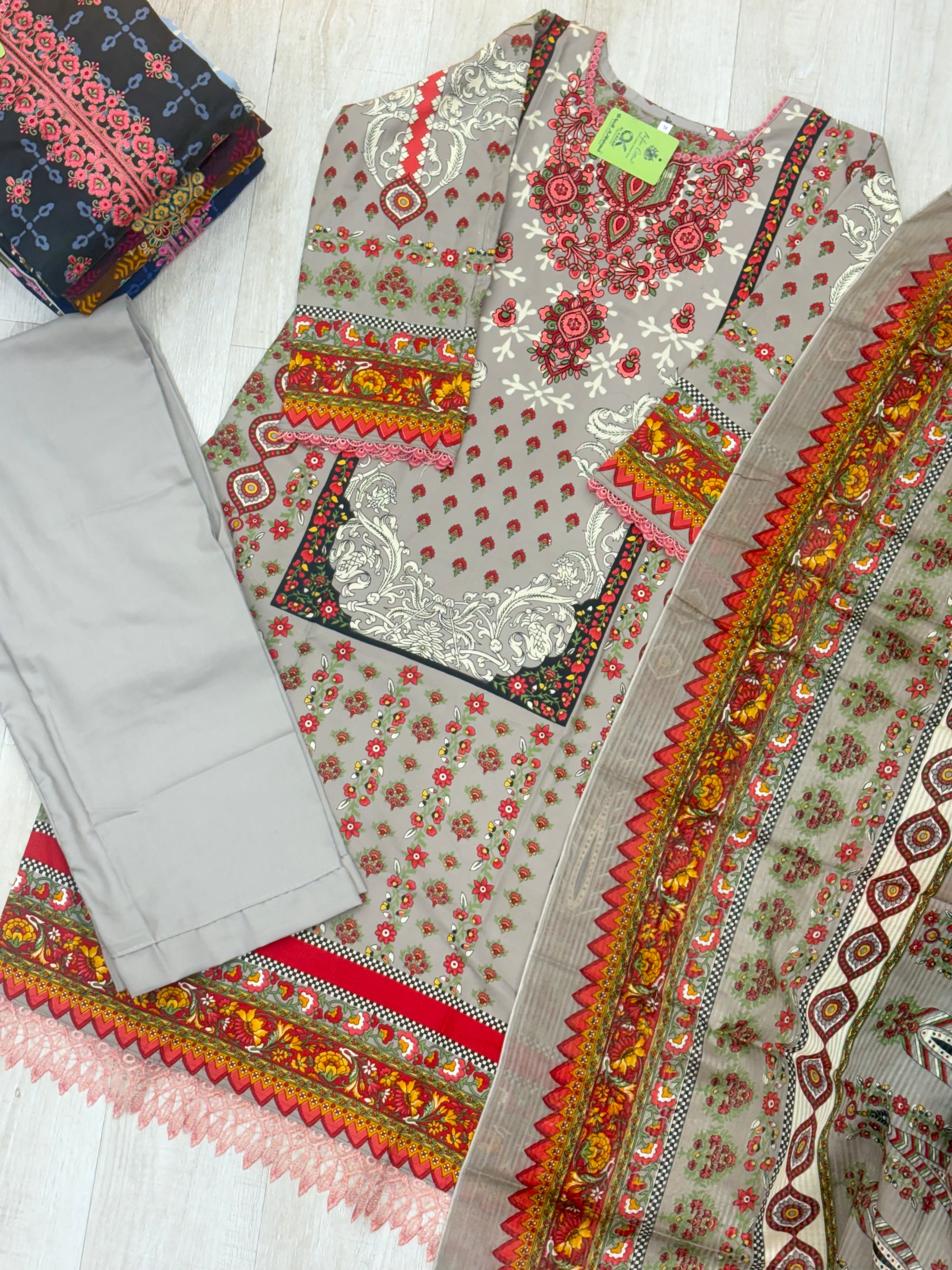 252 embroidered cotton suit