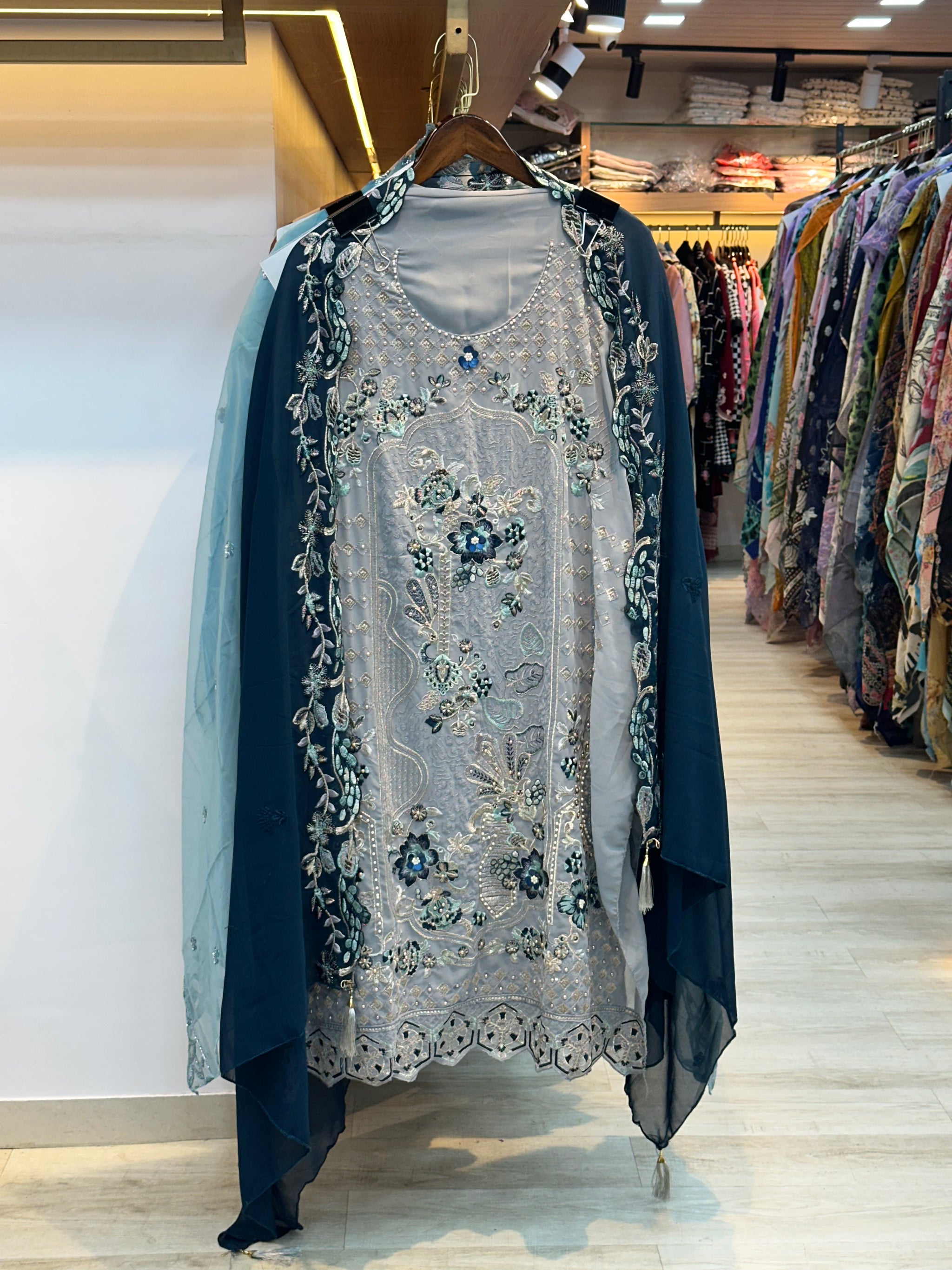 172 heavy party wear unstitched