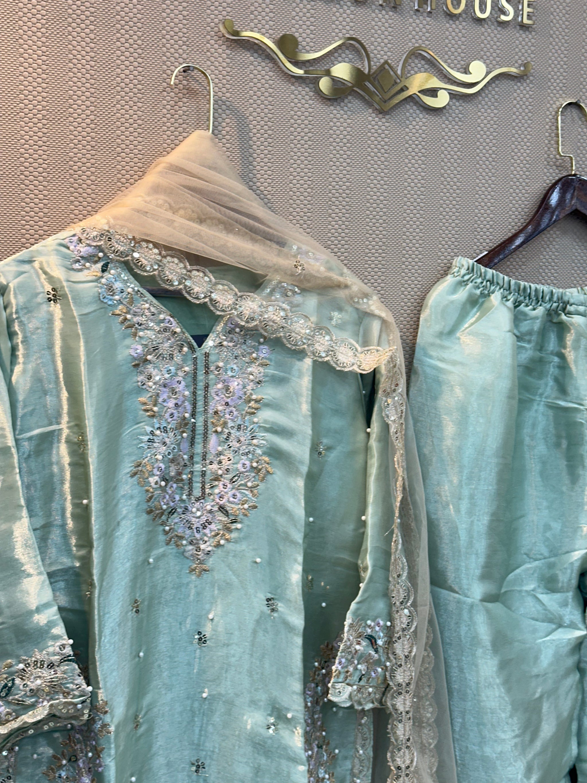 111 party wear jimmy cho 3 pc