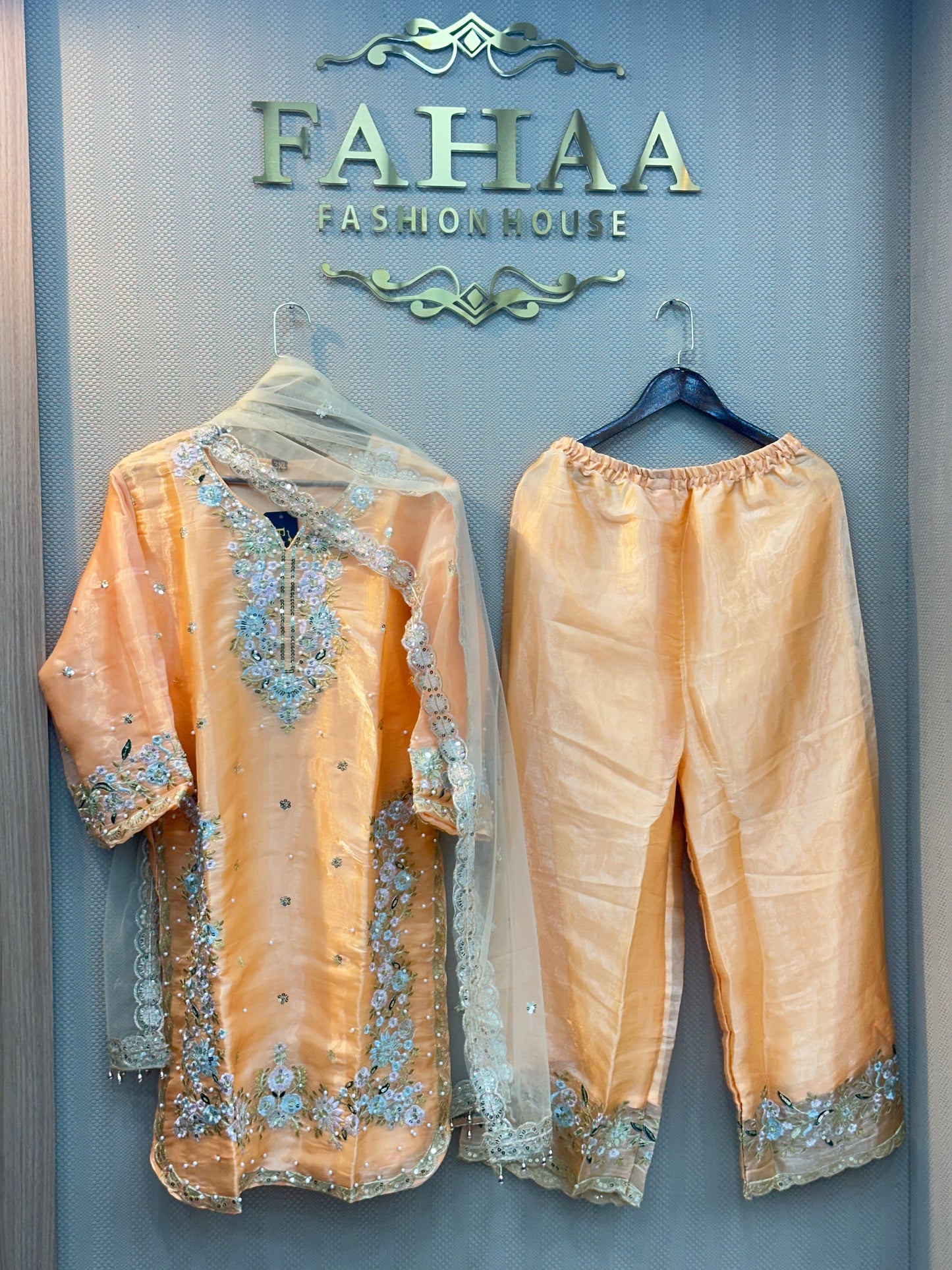 109 party wear jimmy cho 3 pc