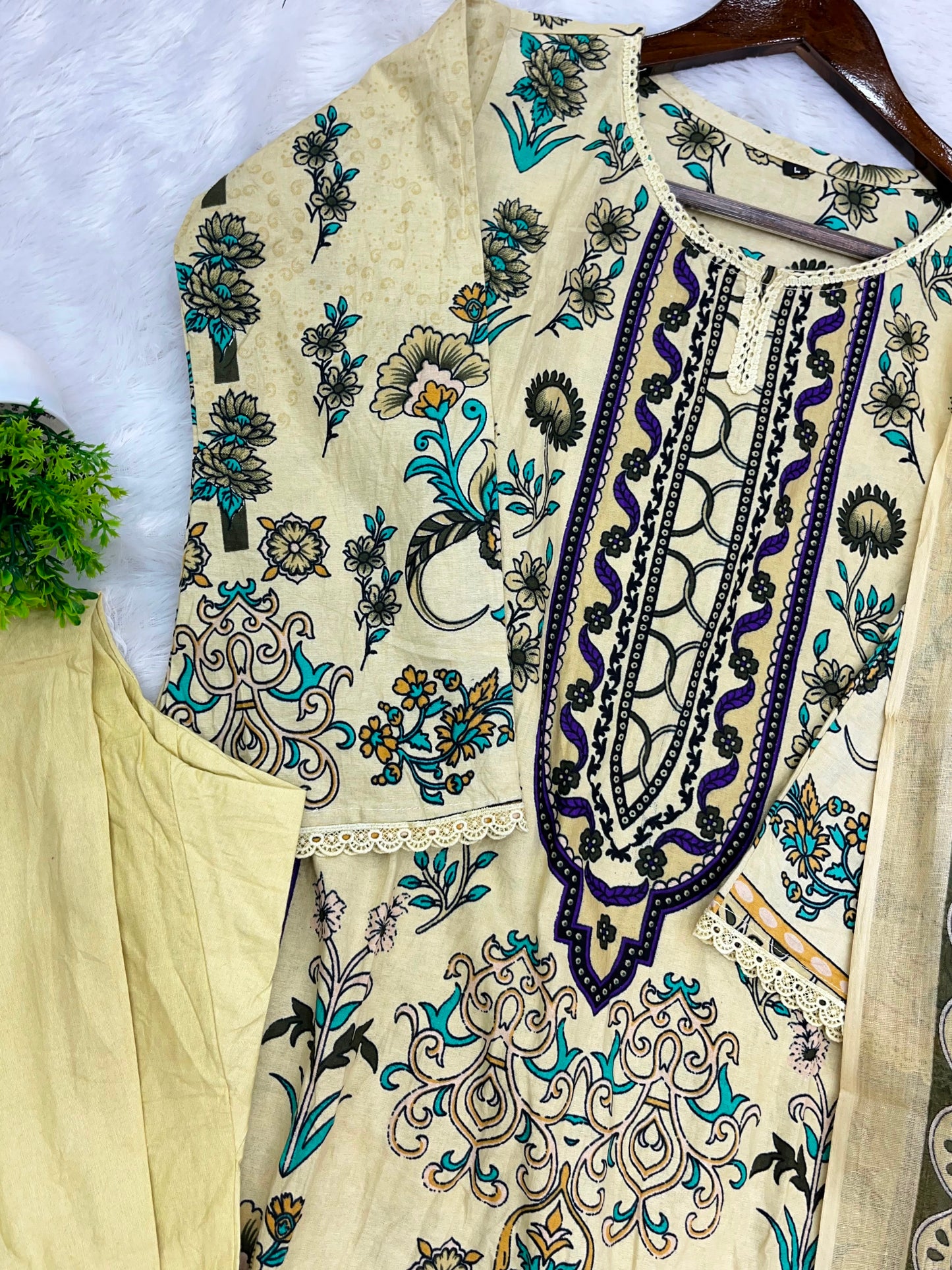 1240 Pakistani Printed Suit
