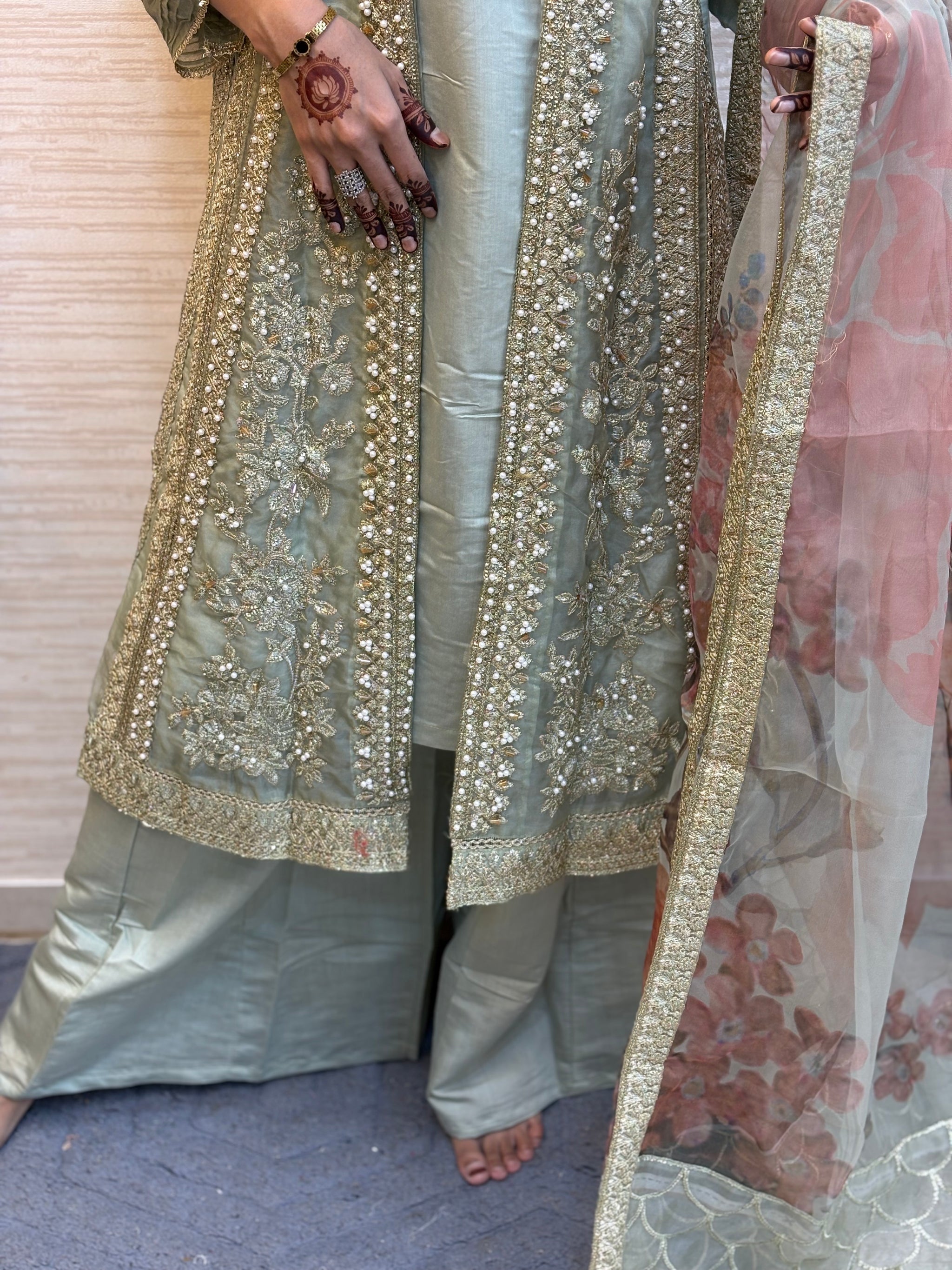 240 Noor-e-Zar Set - pista