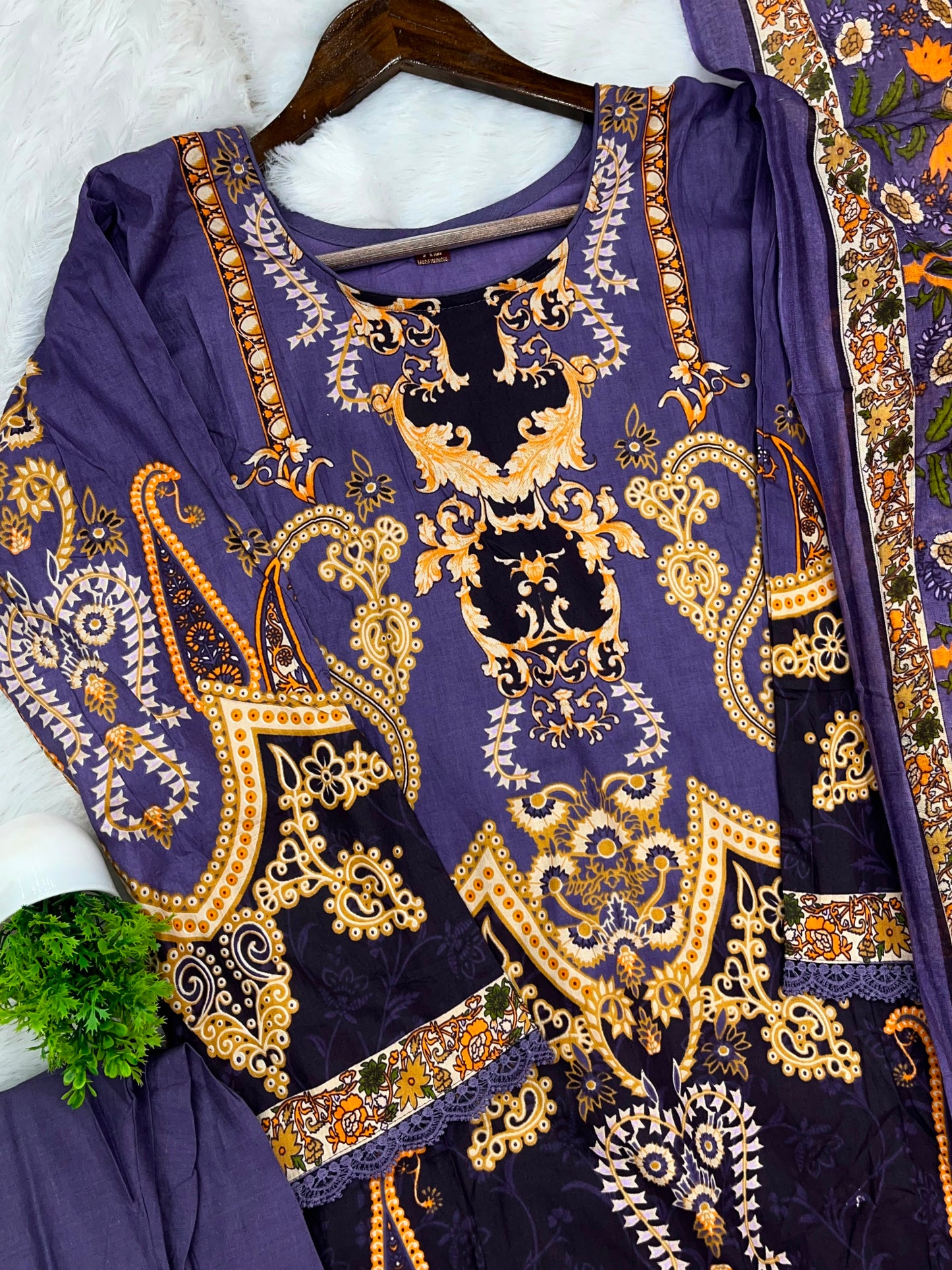 1235 Pakistani Printed Suit
