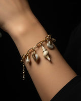 053 Seashell Charm Bracelet