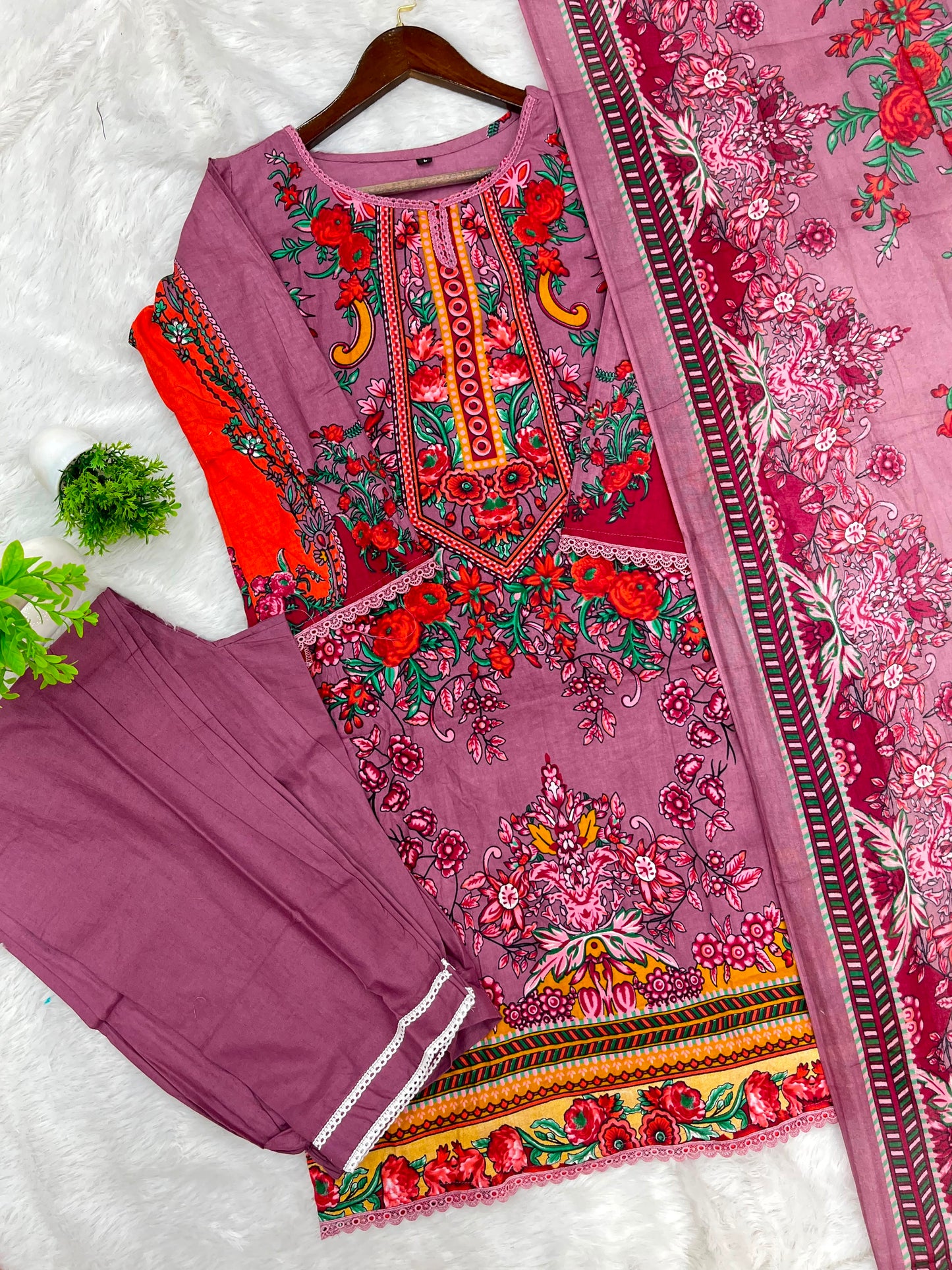 1242 Pakistani Printed Suit