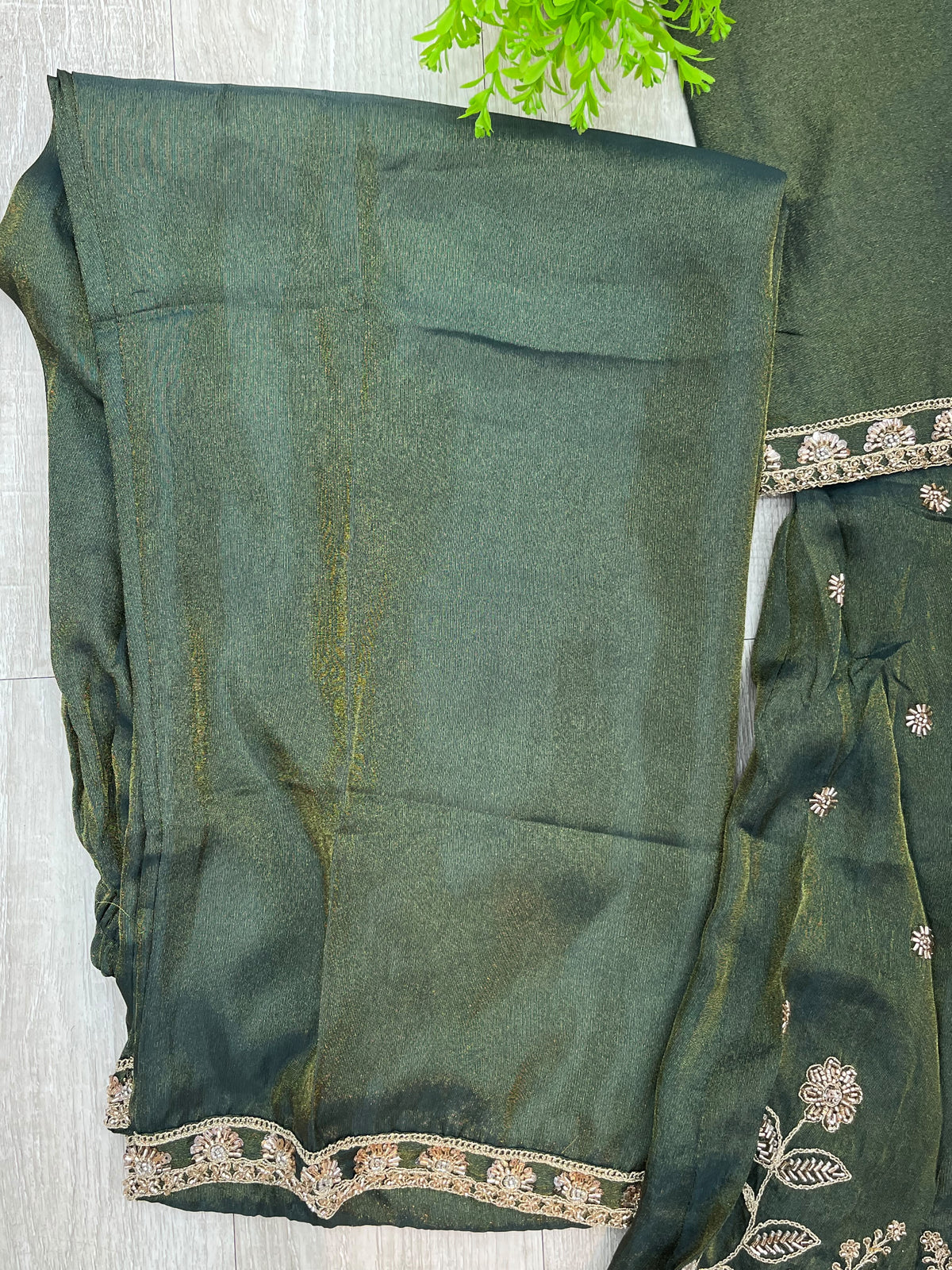 1525 Pakistani Heavy Partywear - Mehendi Green