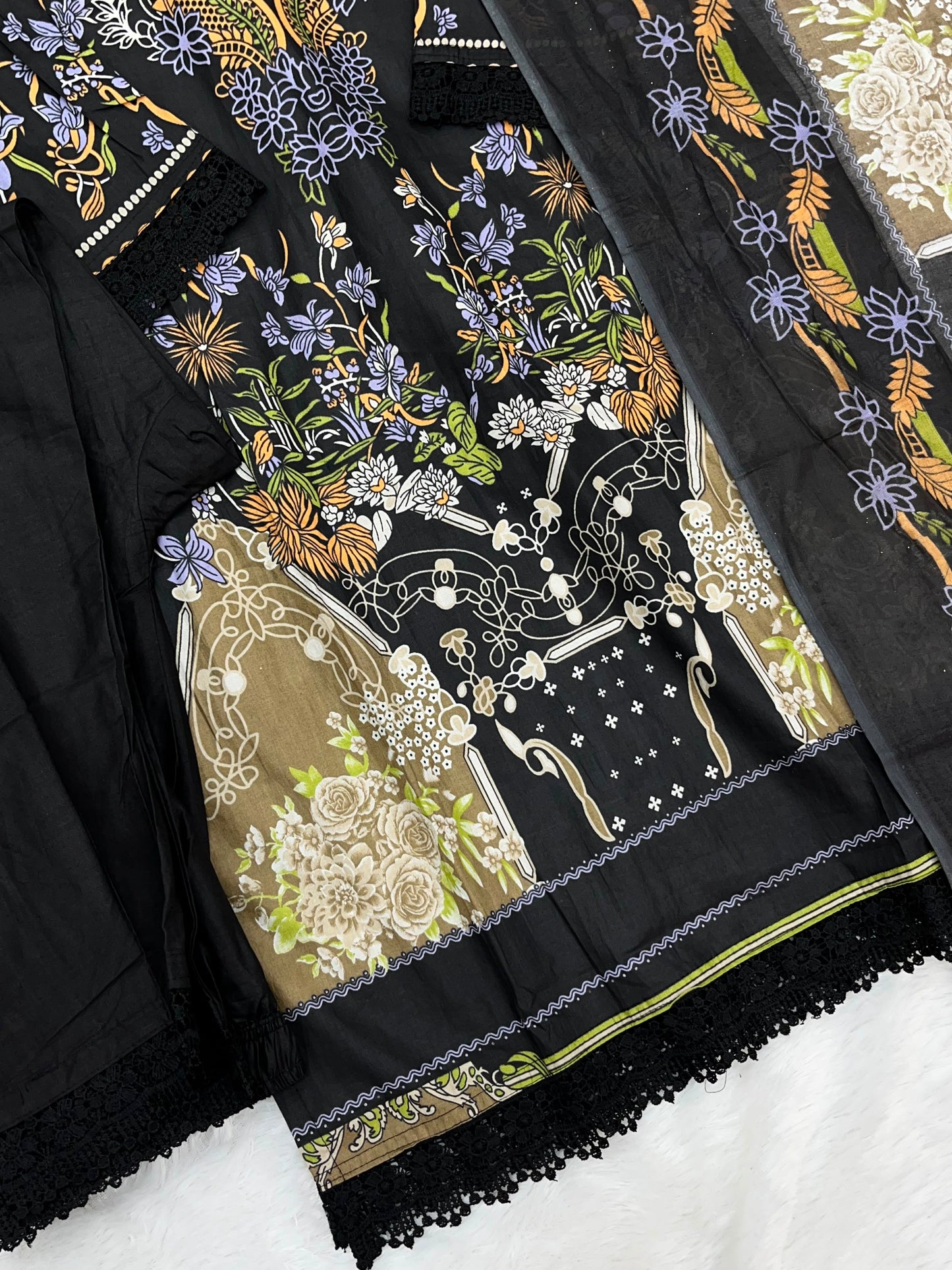 1238 Pakistani Printed Suit