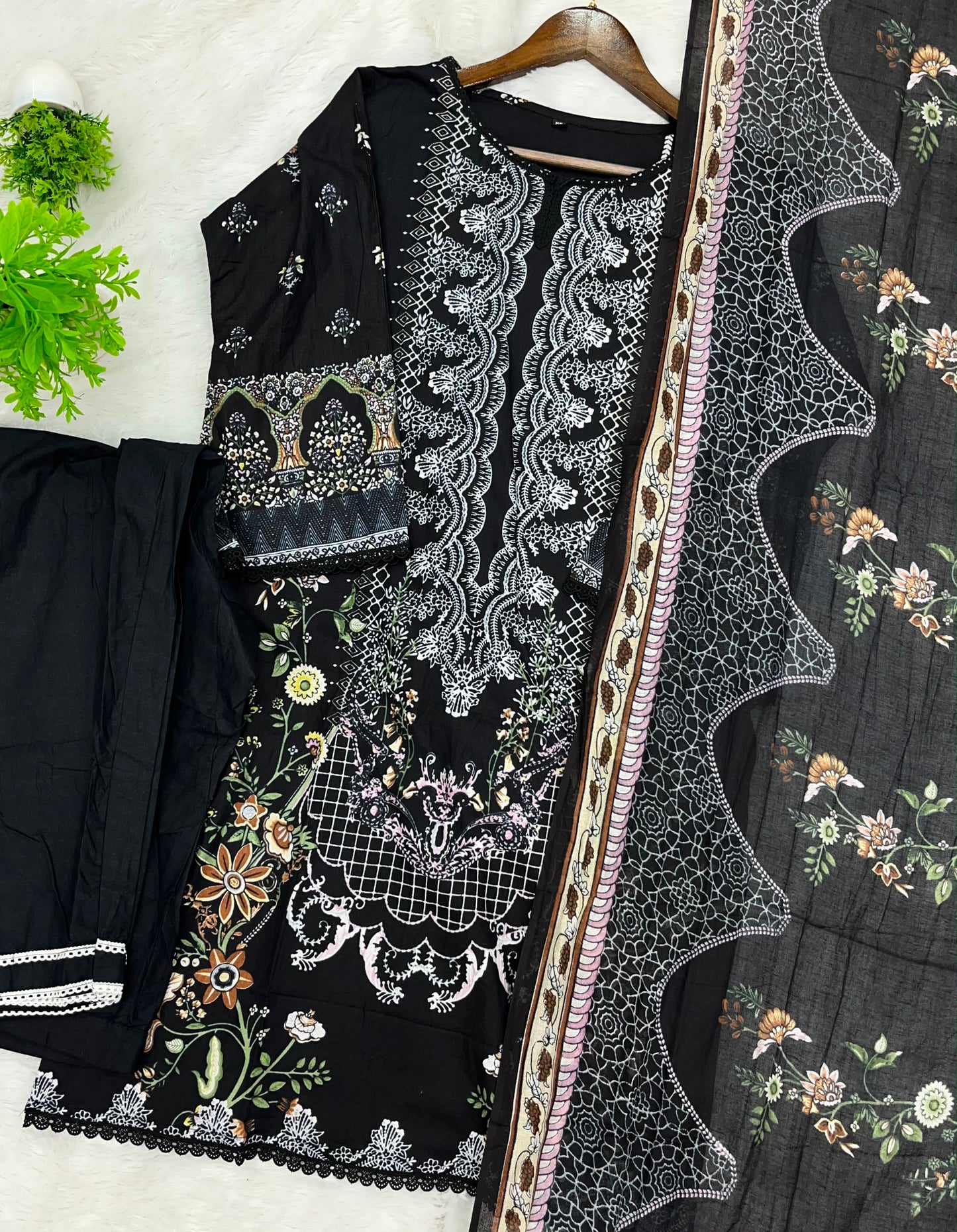 1244 Pakistani Printed Suit