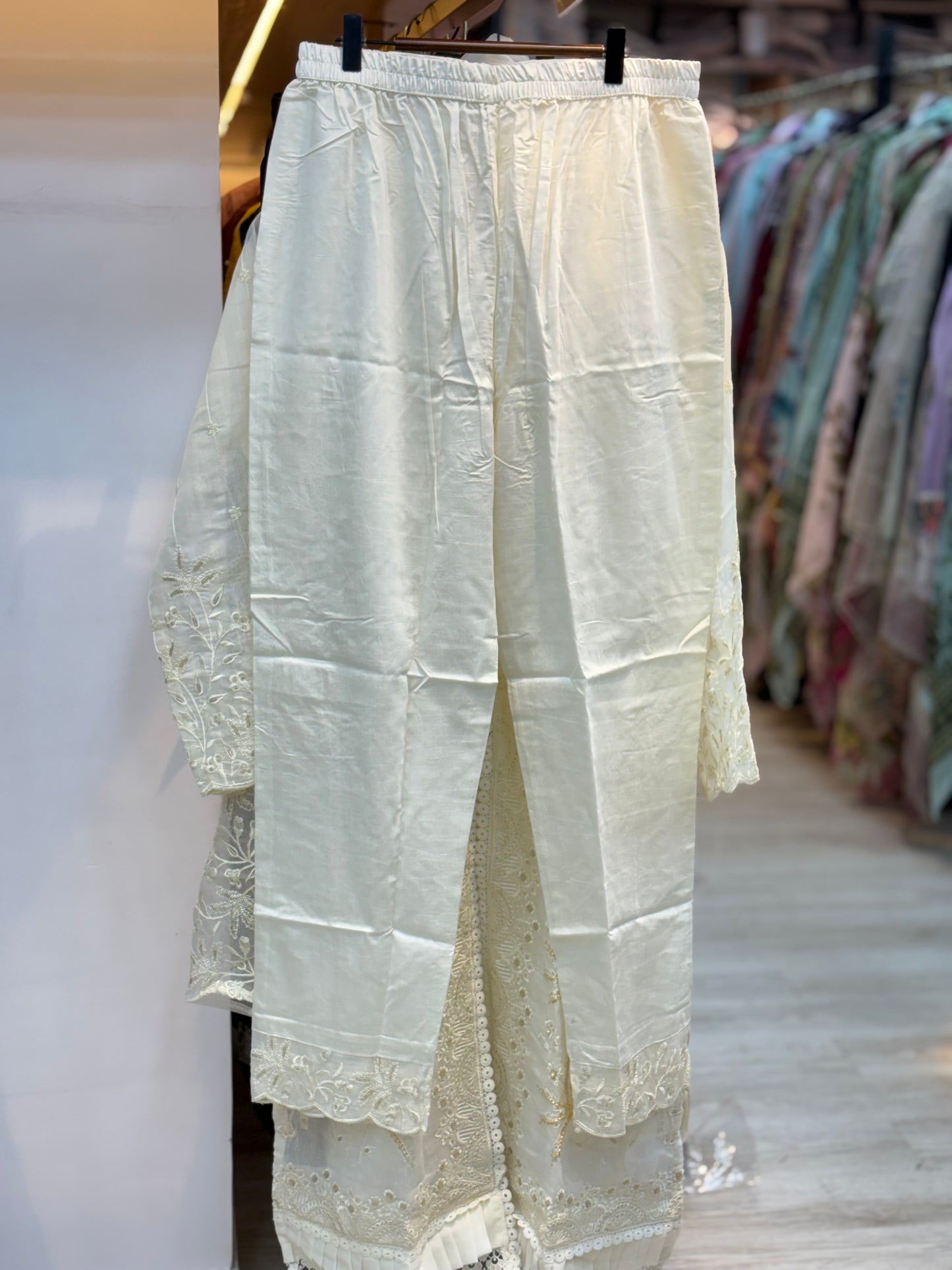 248 Party Wear - off white