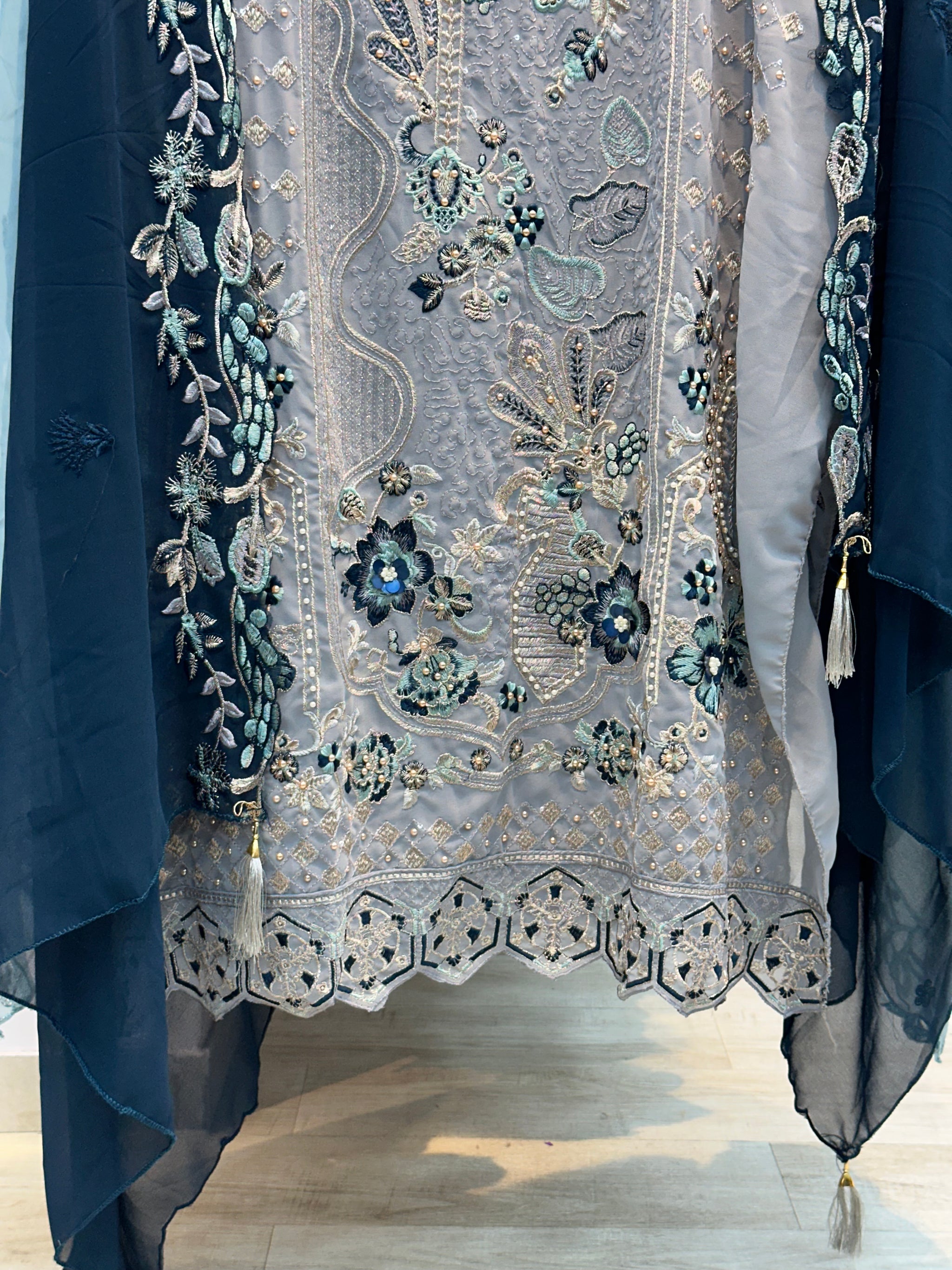 172 heavy party wear unstitched