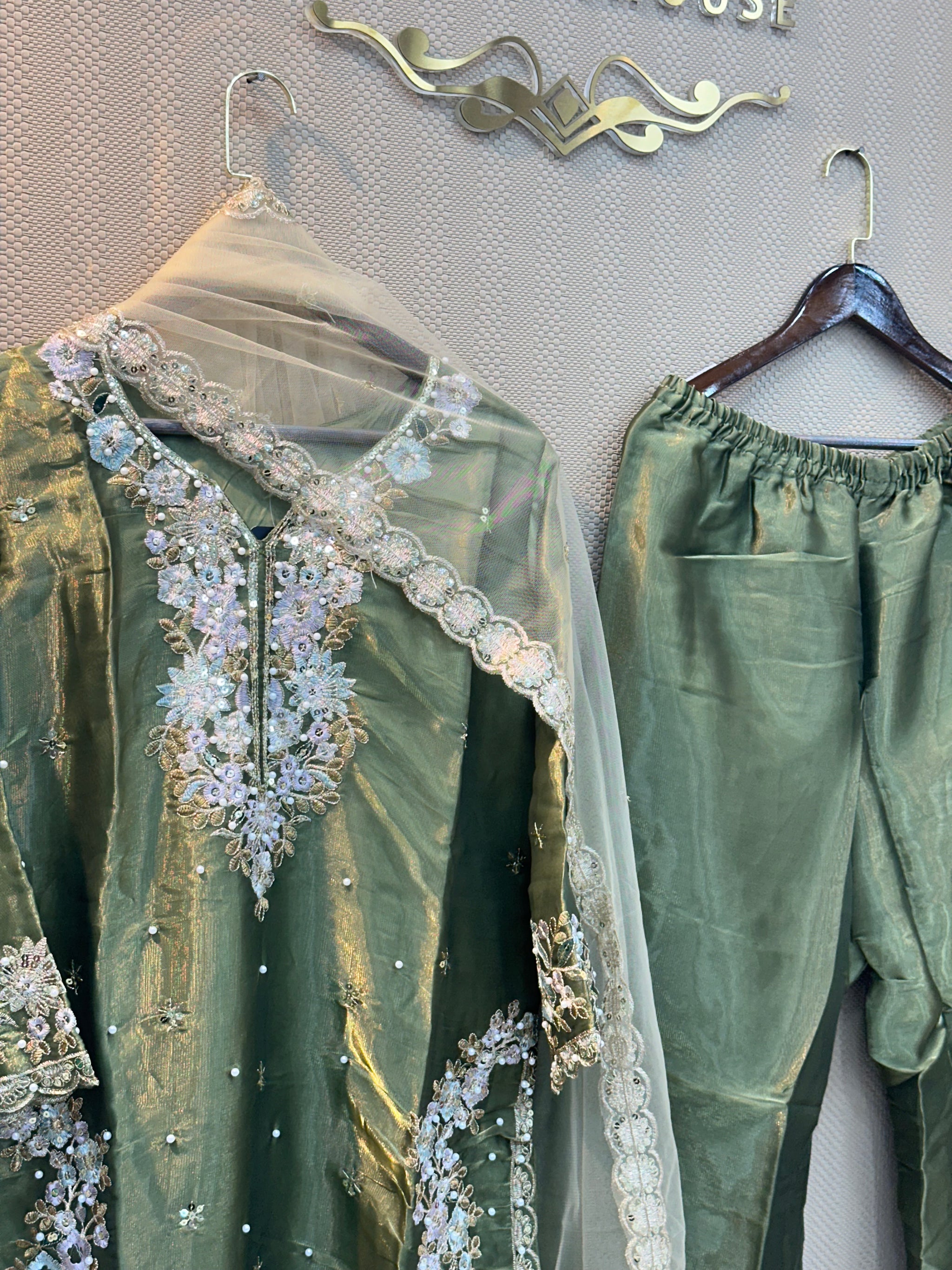 113 party wear jimmy cho 3 pc