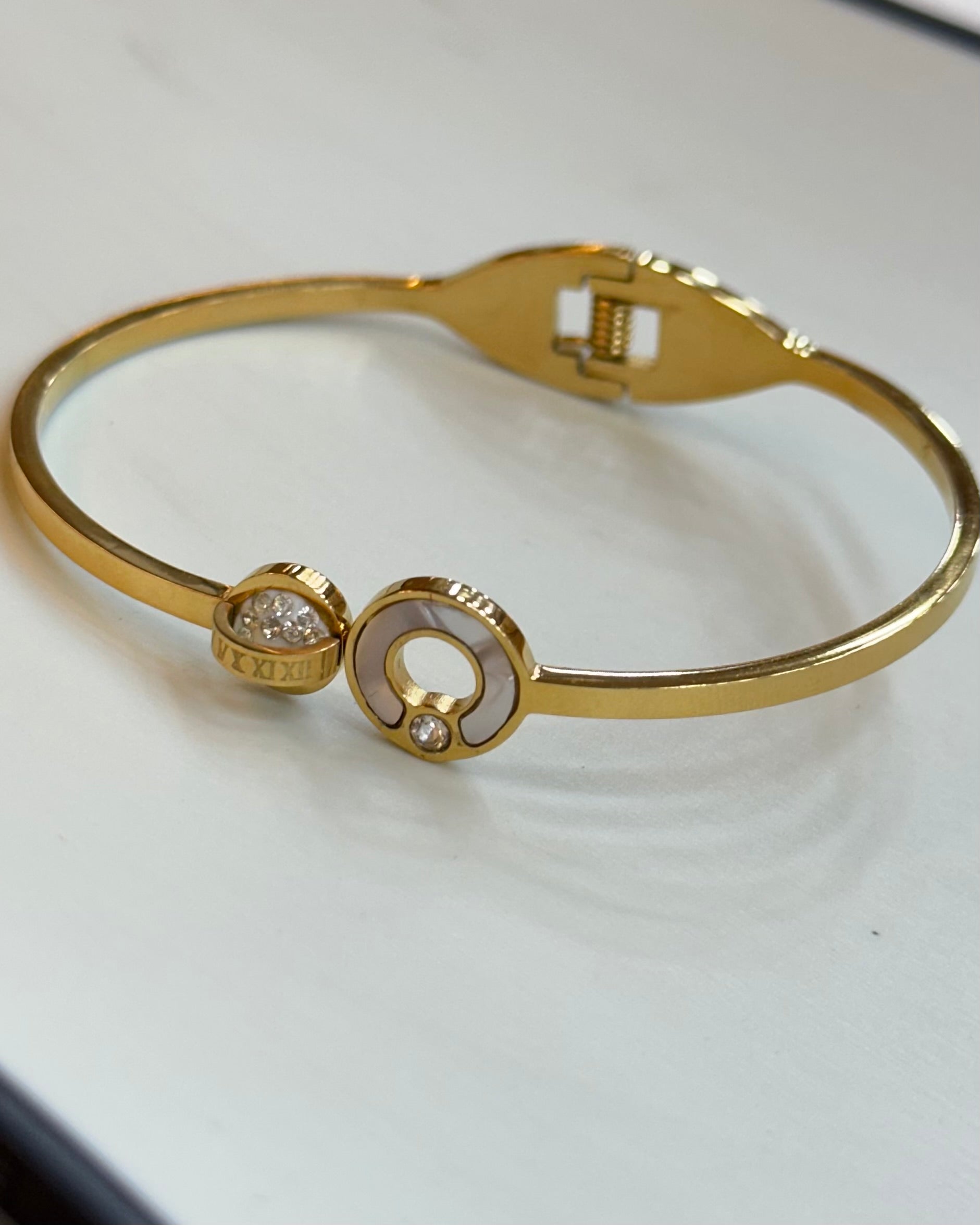 059 Crystal Circle Gold Cuff Bracelet
