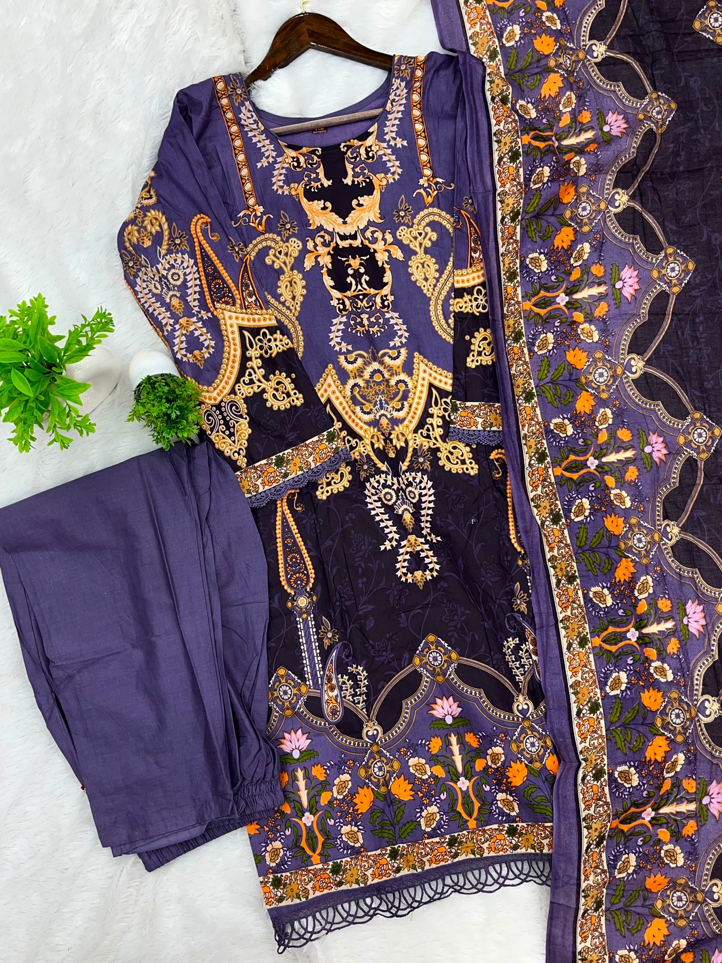 1235 Pakistani Printed Suit