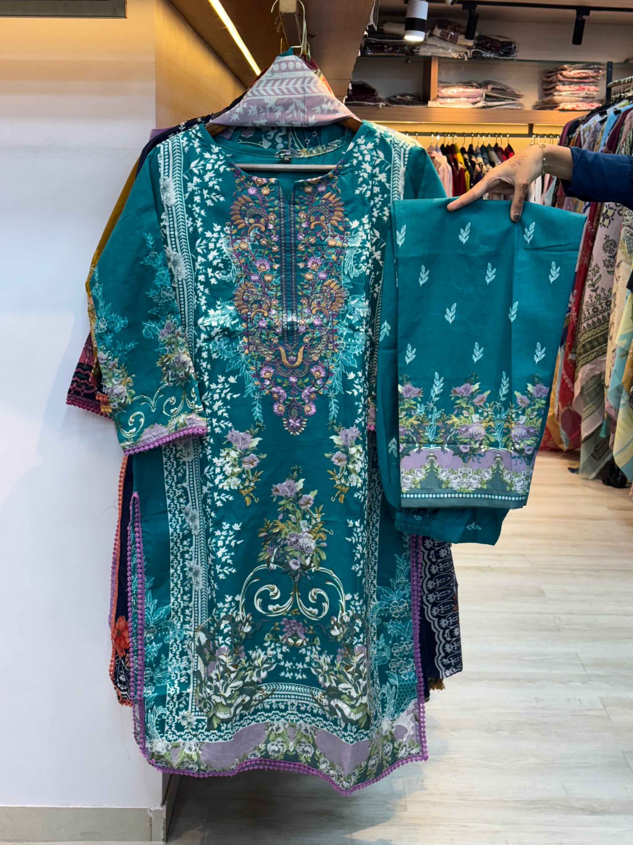 223 embroidered cotton suit