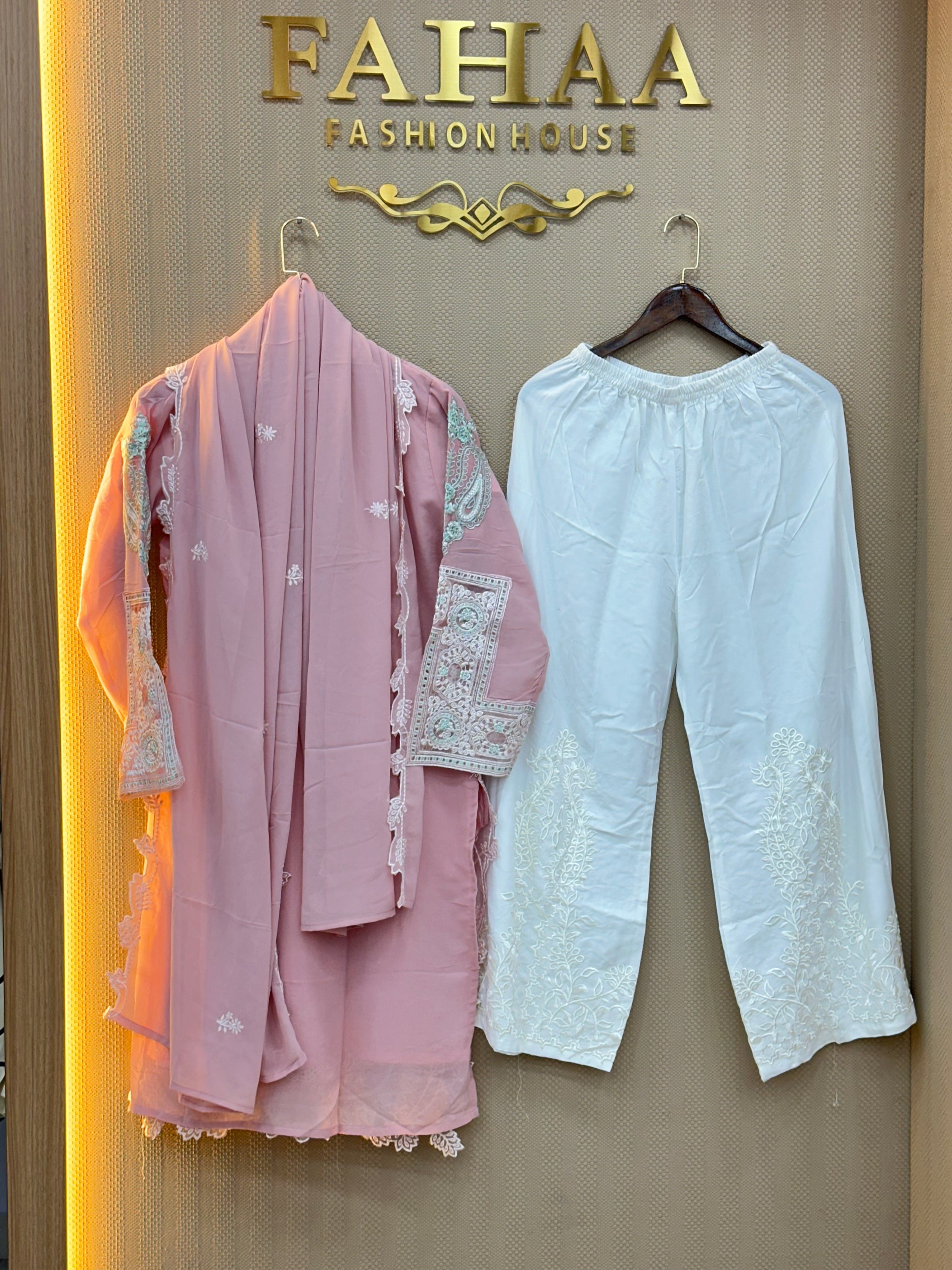 116 3pc pakistani v neck