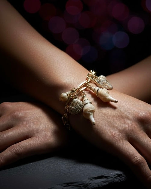053 Seashell Charm Bracelet