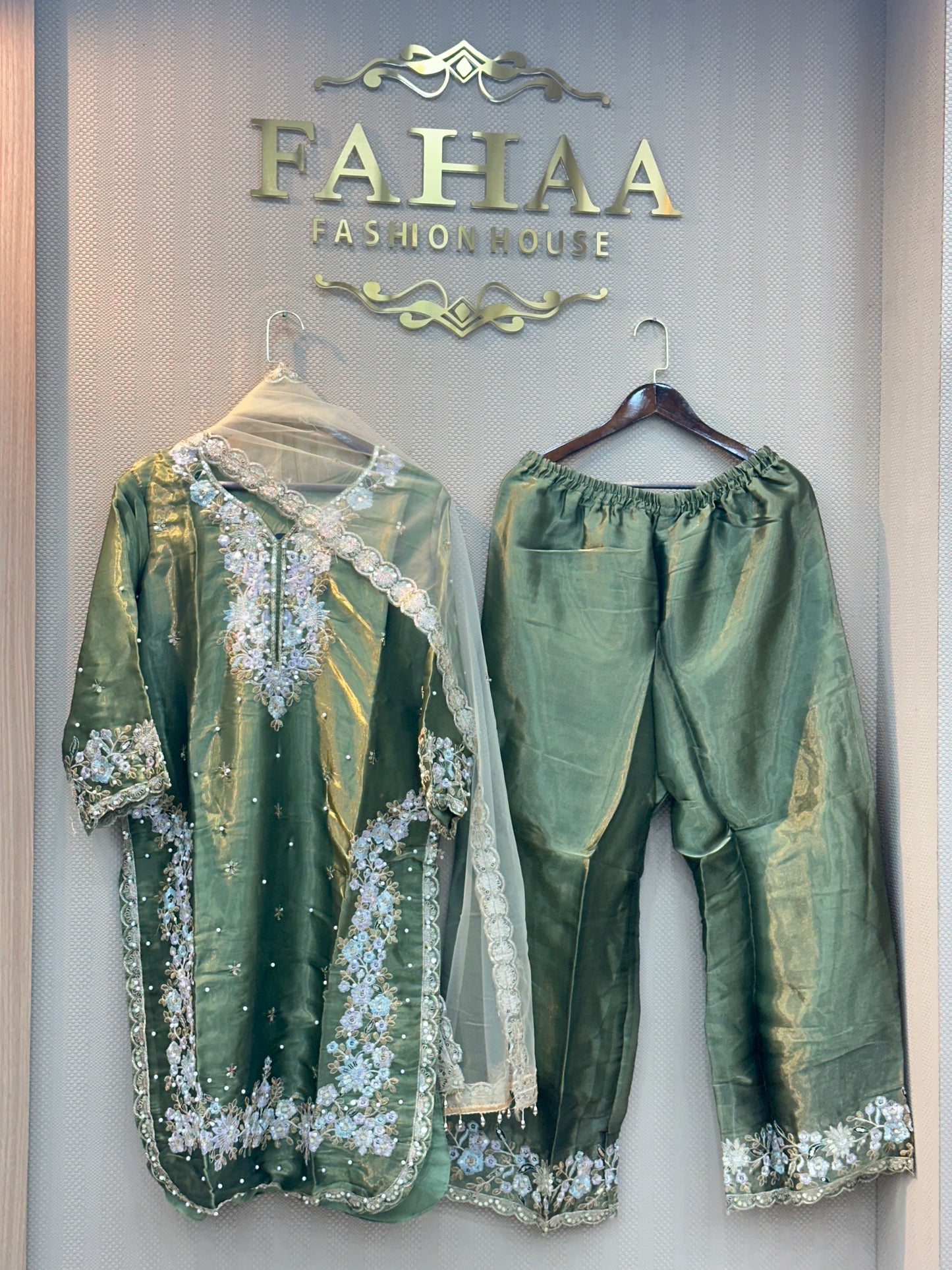 113 party wear jimmy cho 3 pc