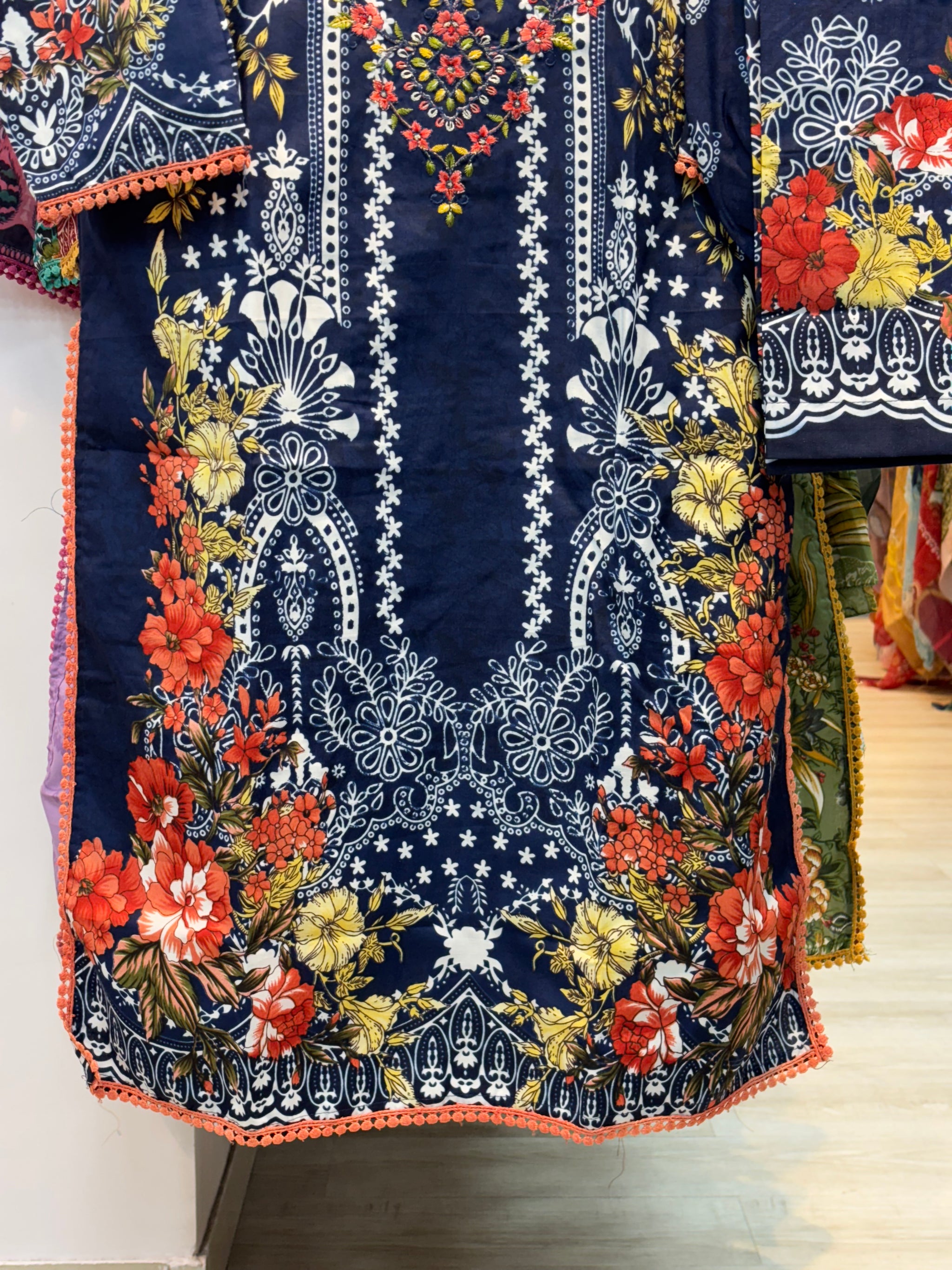 222 embroidered cotton suit