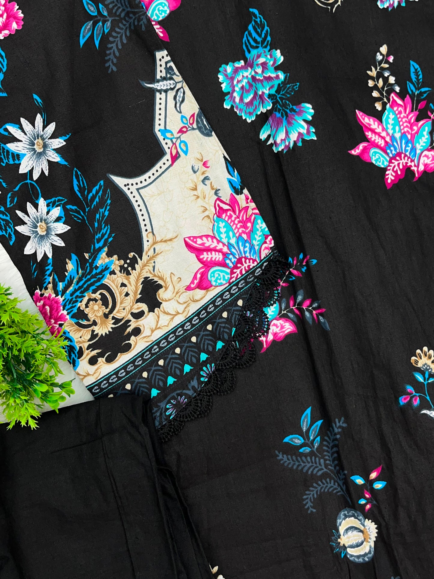 1233 Pakistani Printed Suit