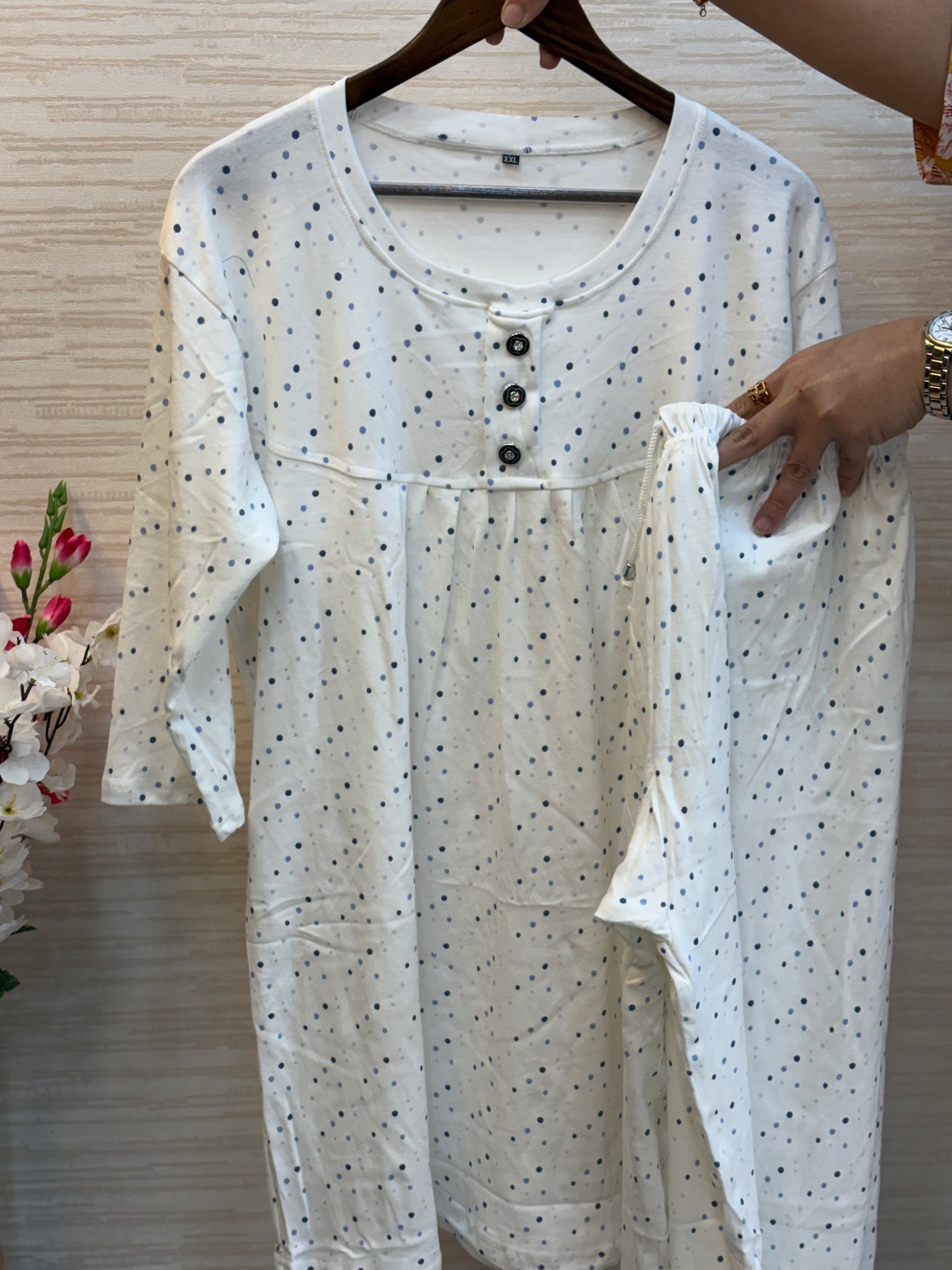 276 Button night wear