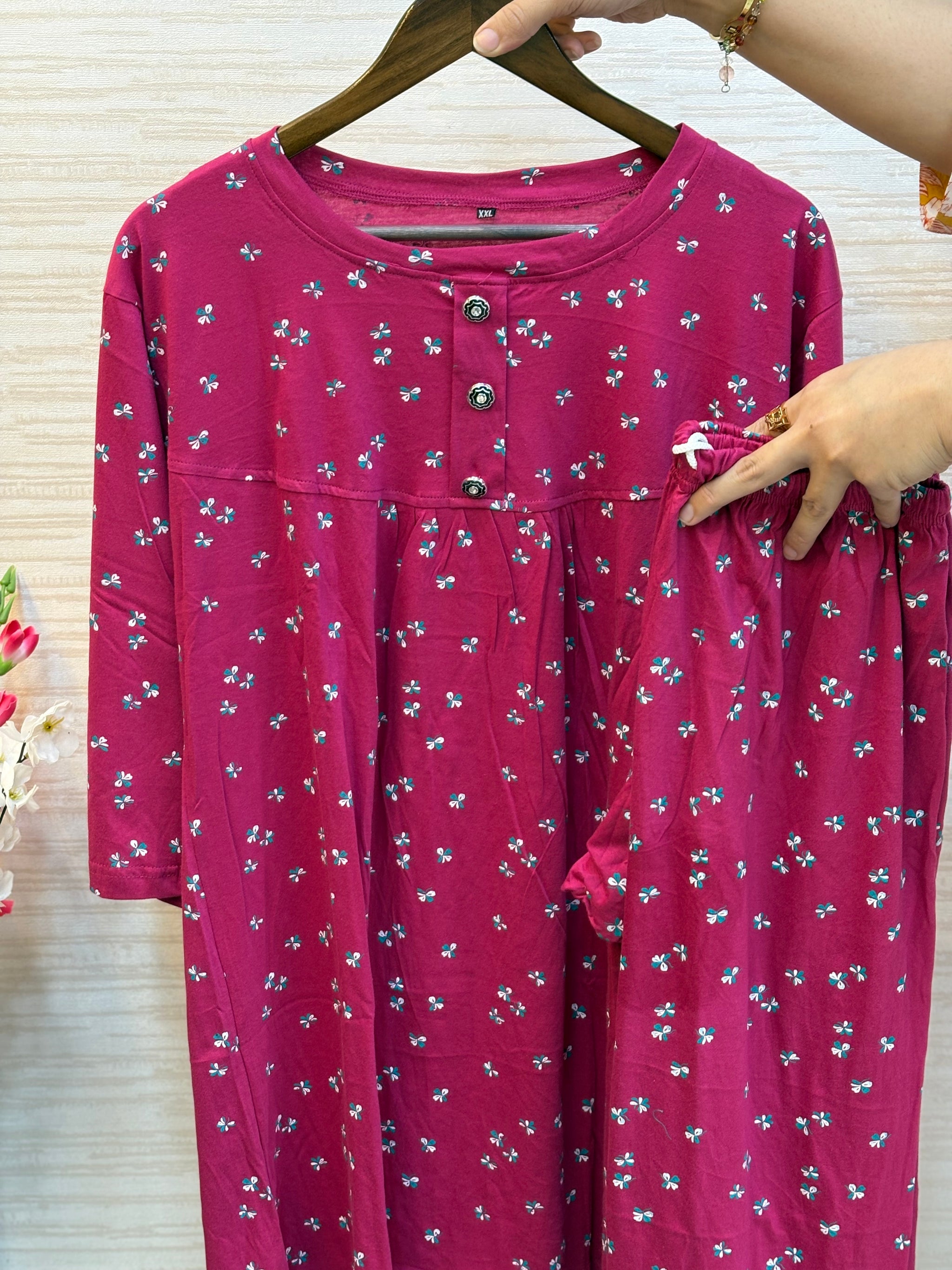 271 Button night wear