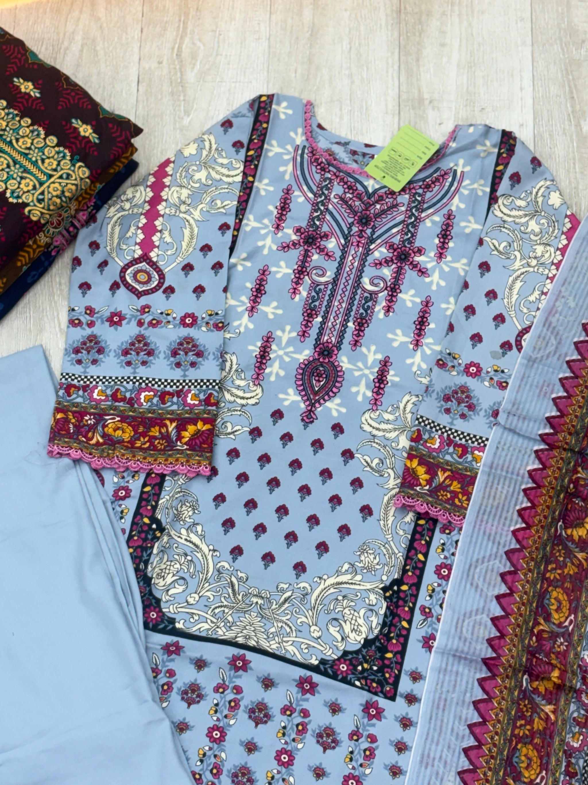 250 embroidered cotton suit
