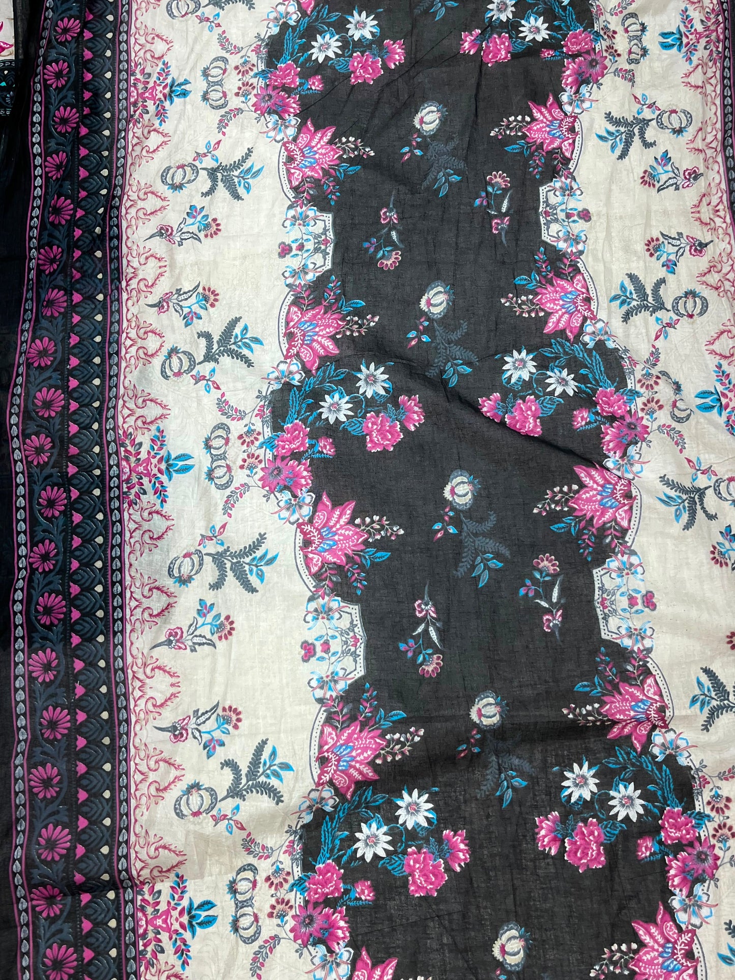1233 Pakistani Printed Suit