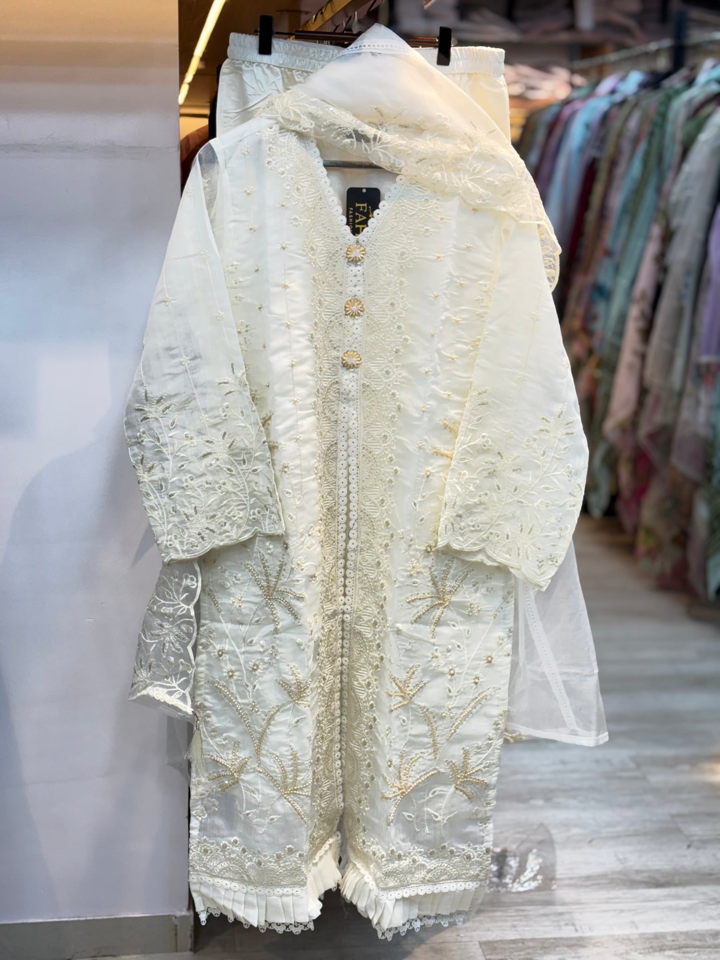 248 Party Wear - off white