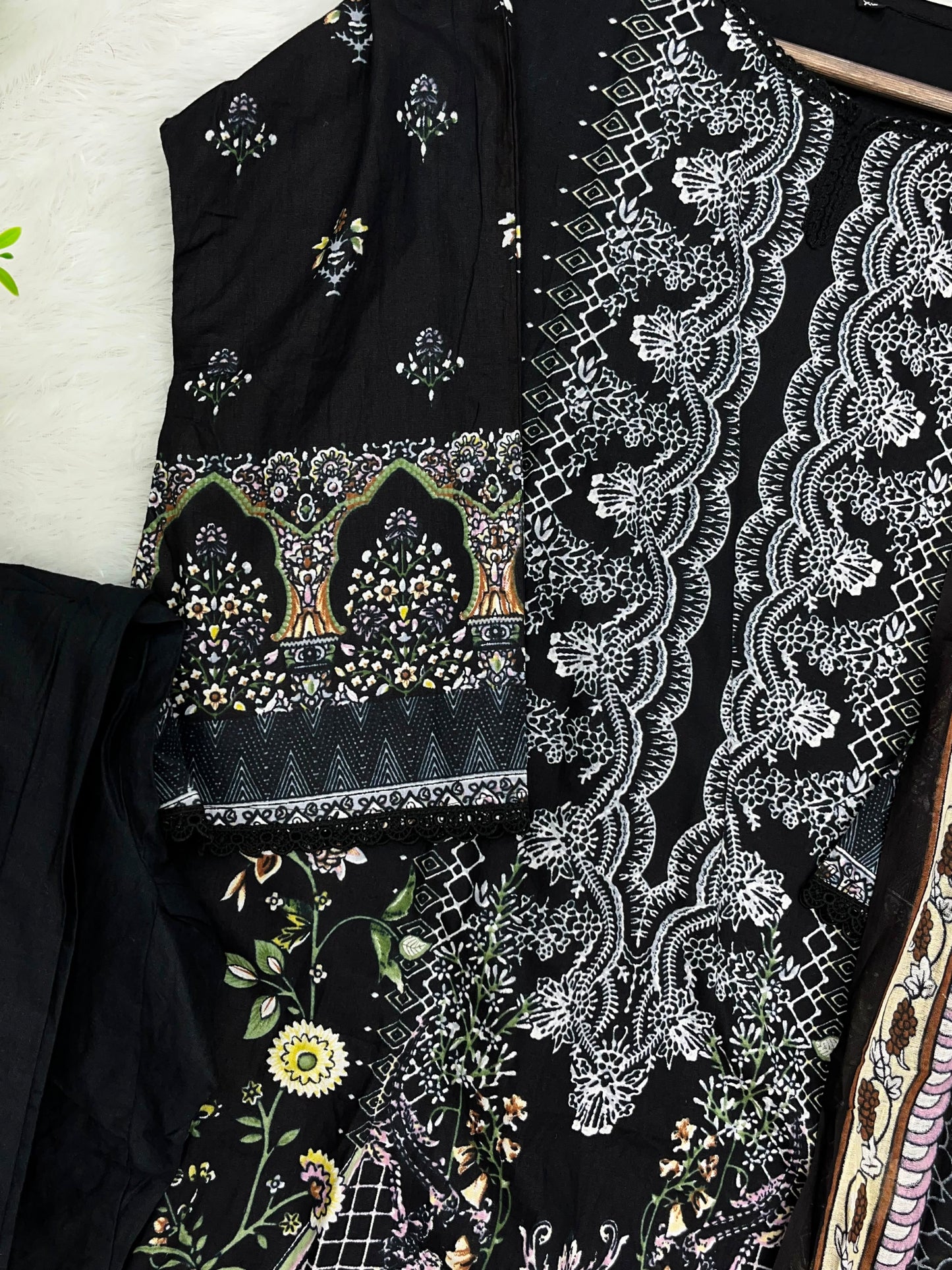 1244 Pakistani Printed Suit
