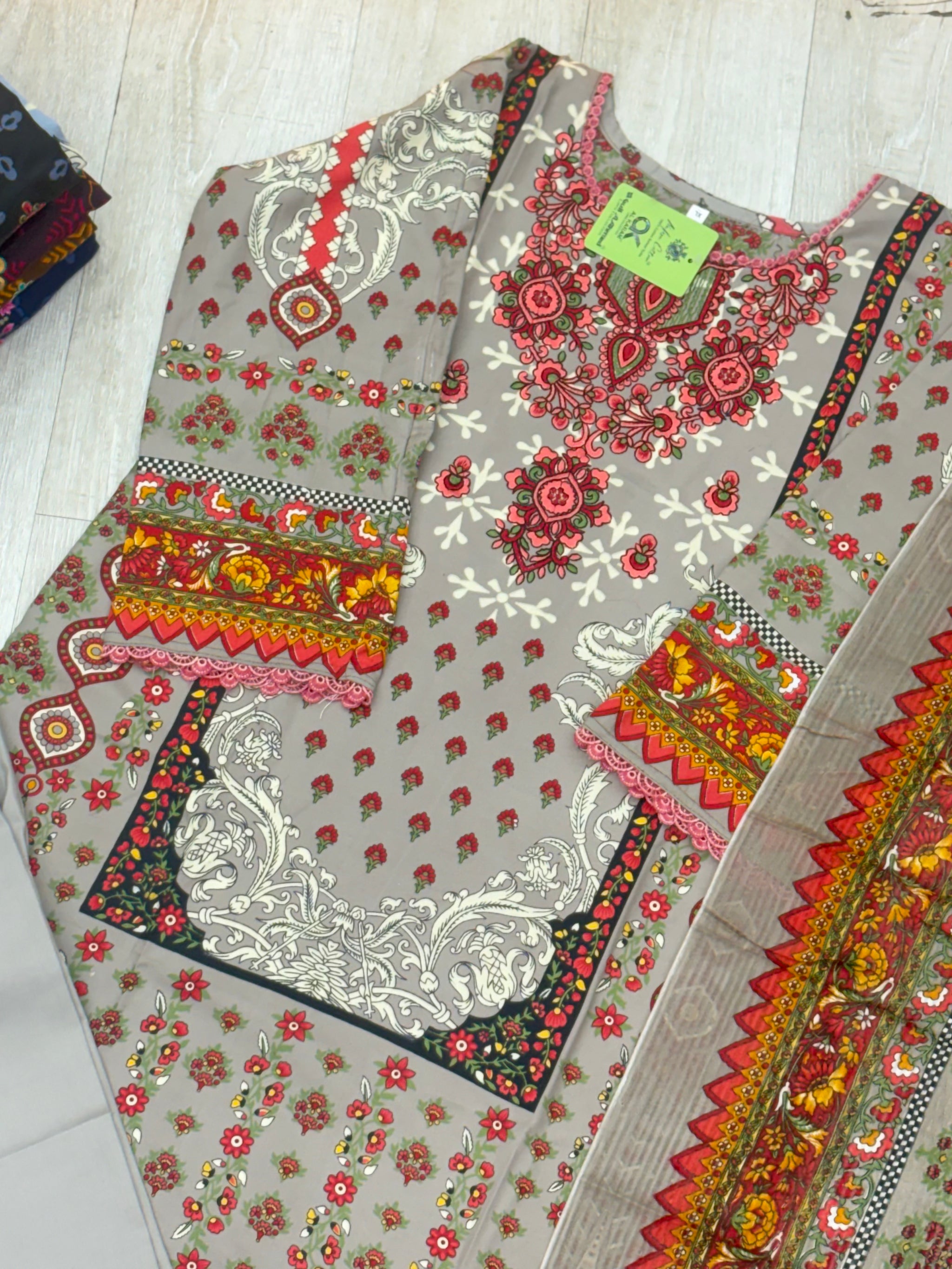 252 embroidered cotton suit