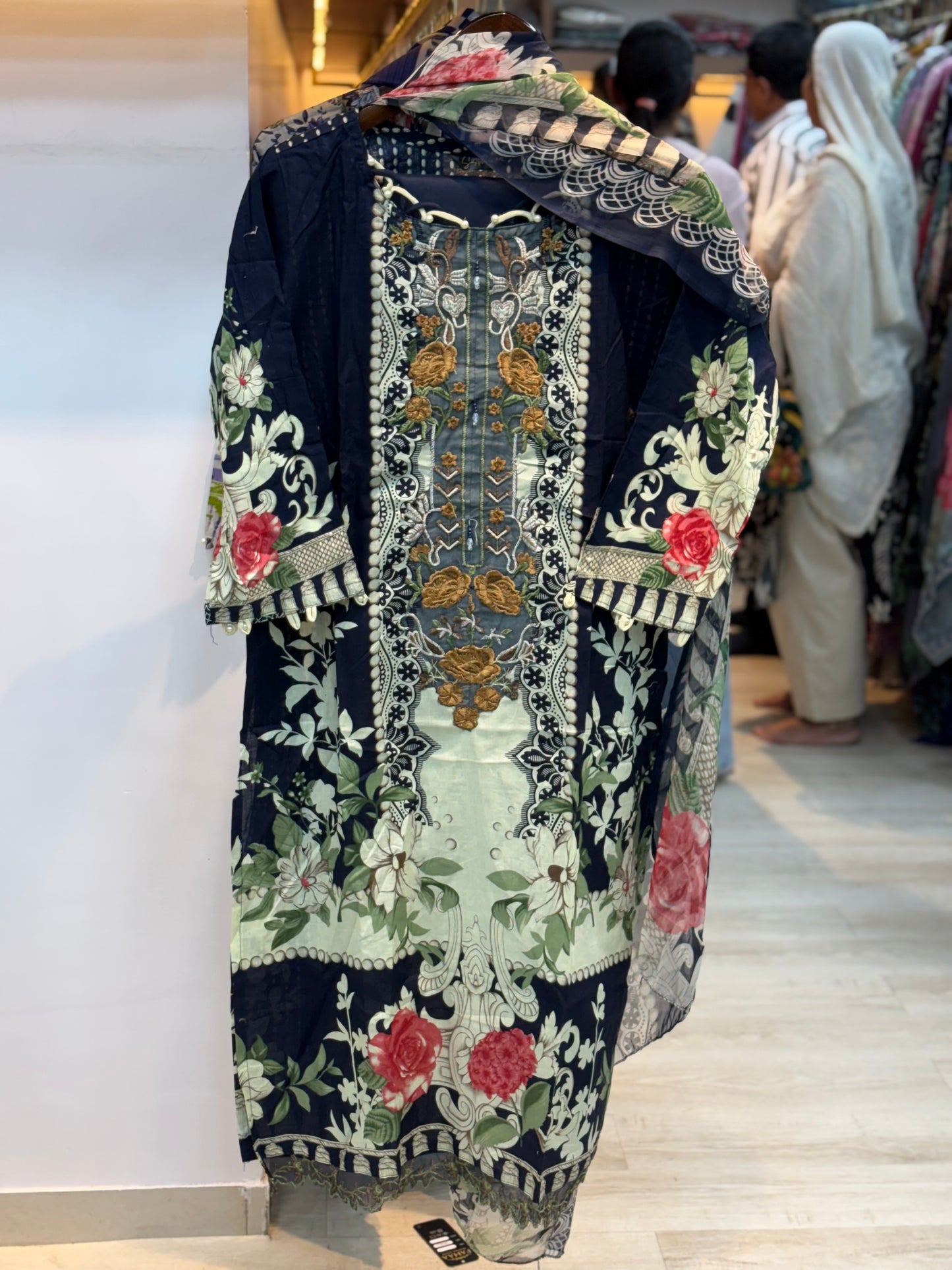 071 lawn cotton suit