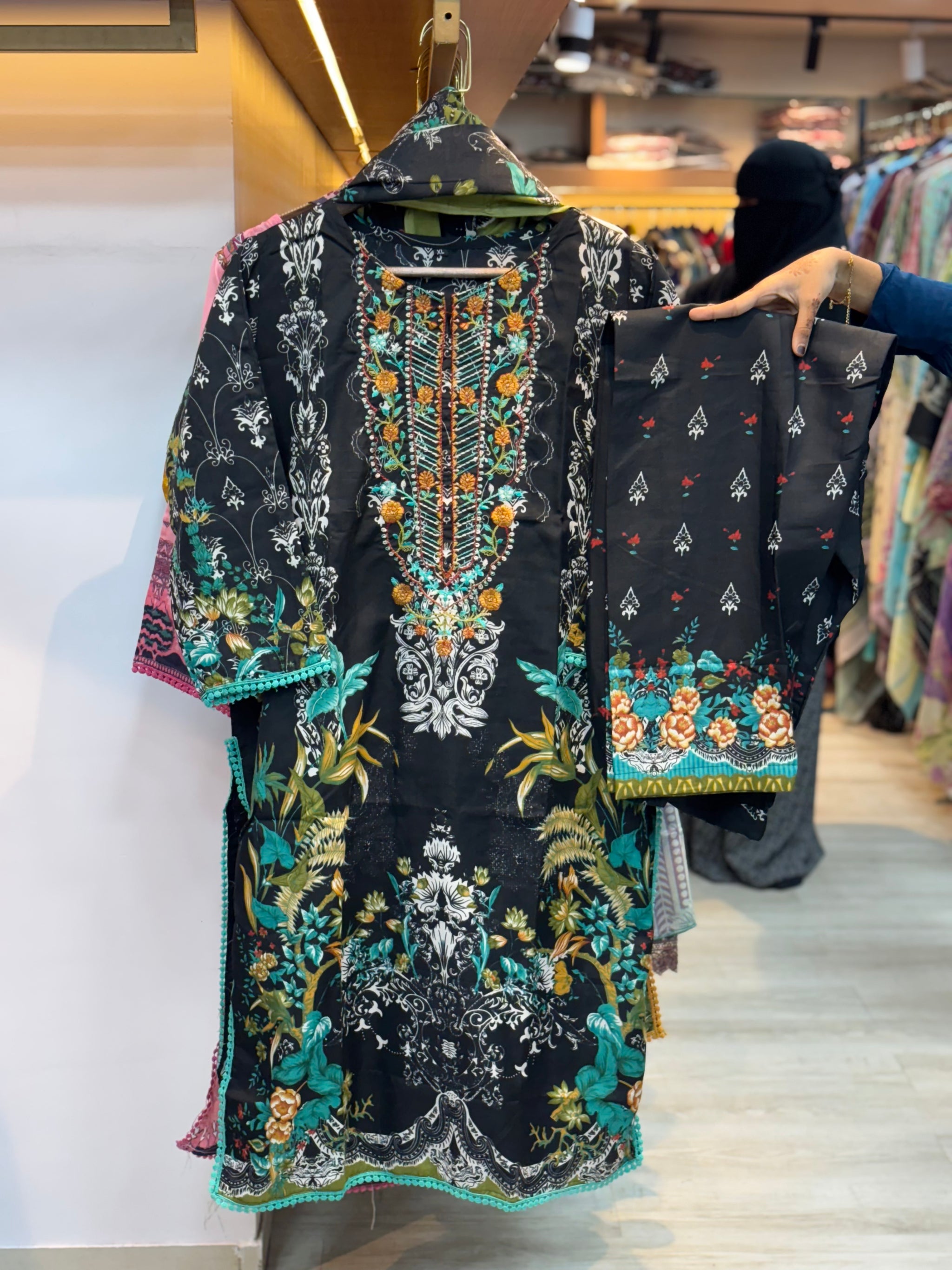 217 embroidered cotton suit