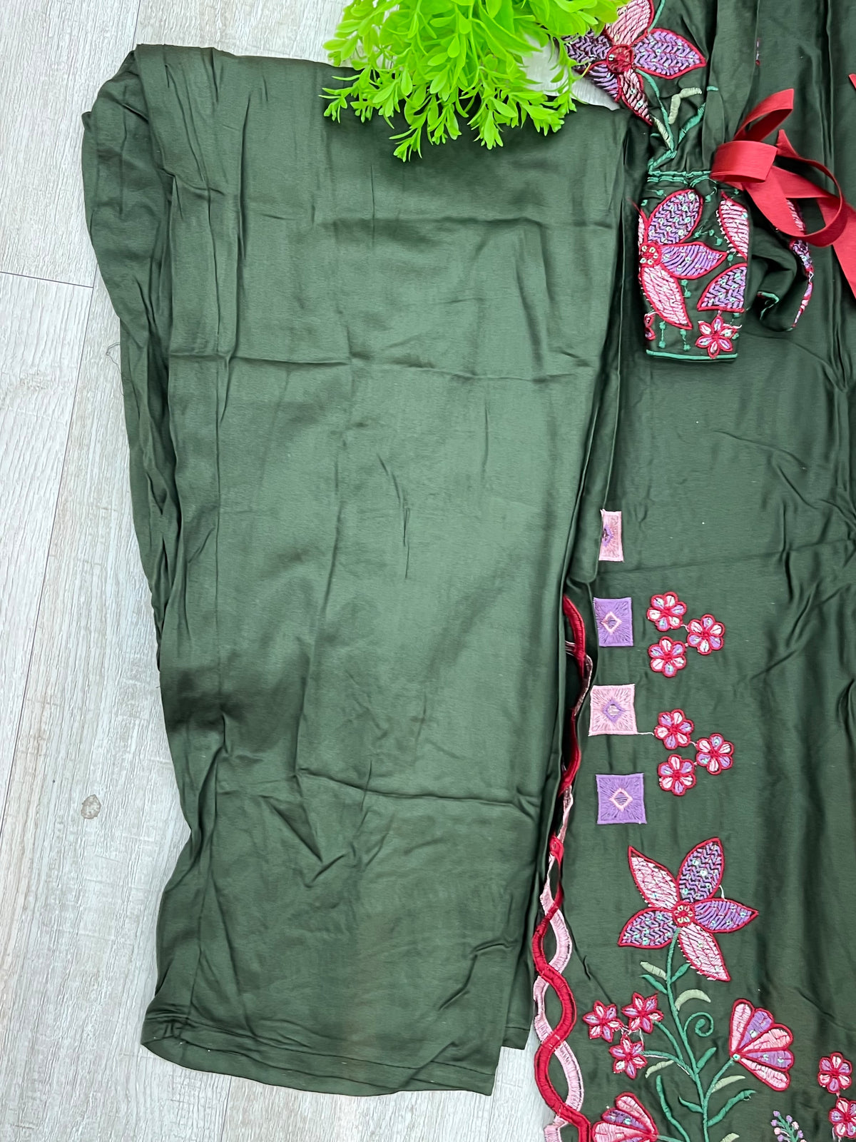 1526 Pakistani Heavy Lawn - Bottle Green