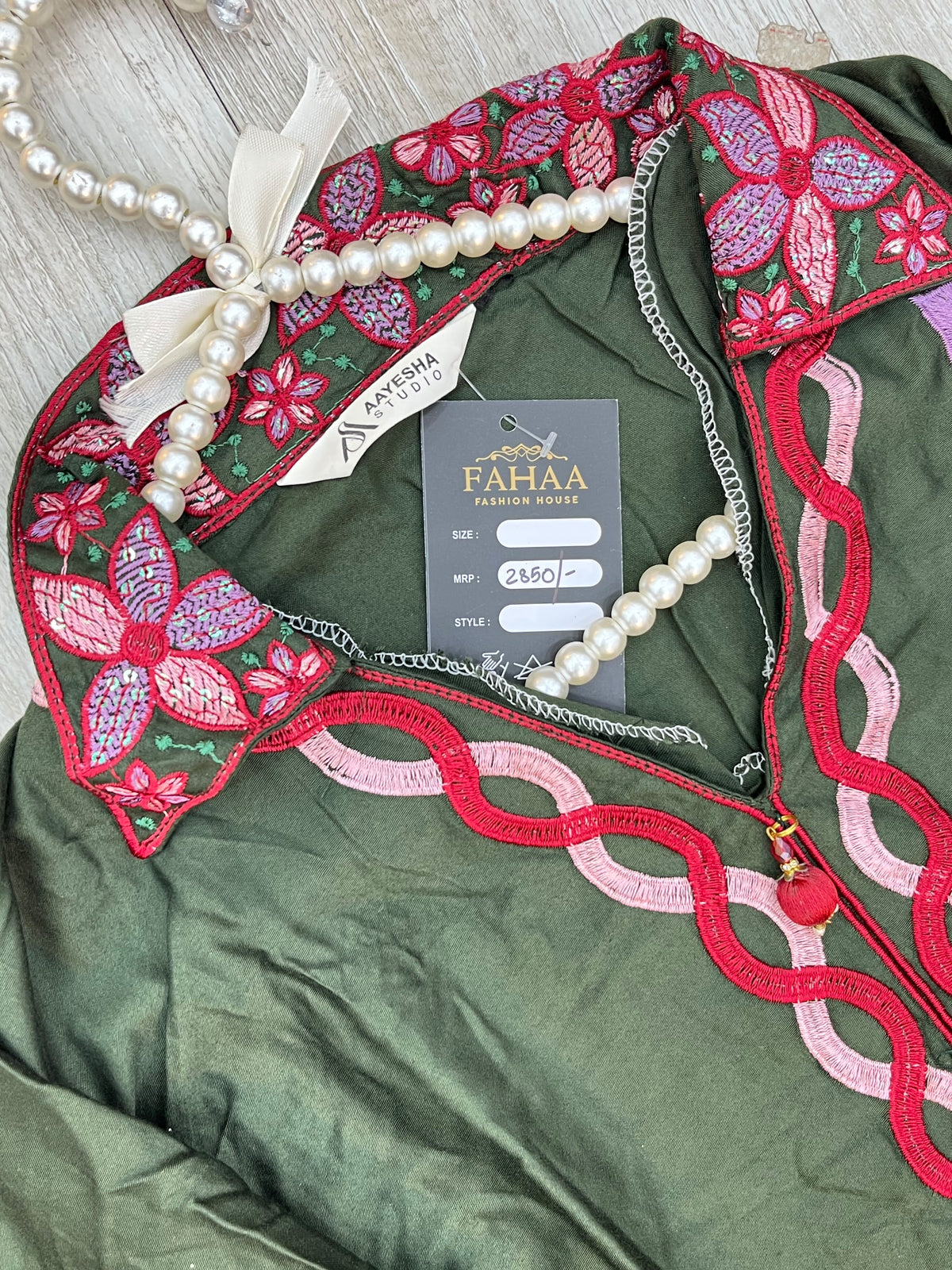 1526 Pakistani Heavy Lawn - Bottle Green