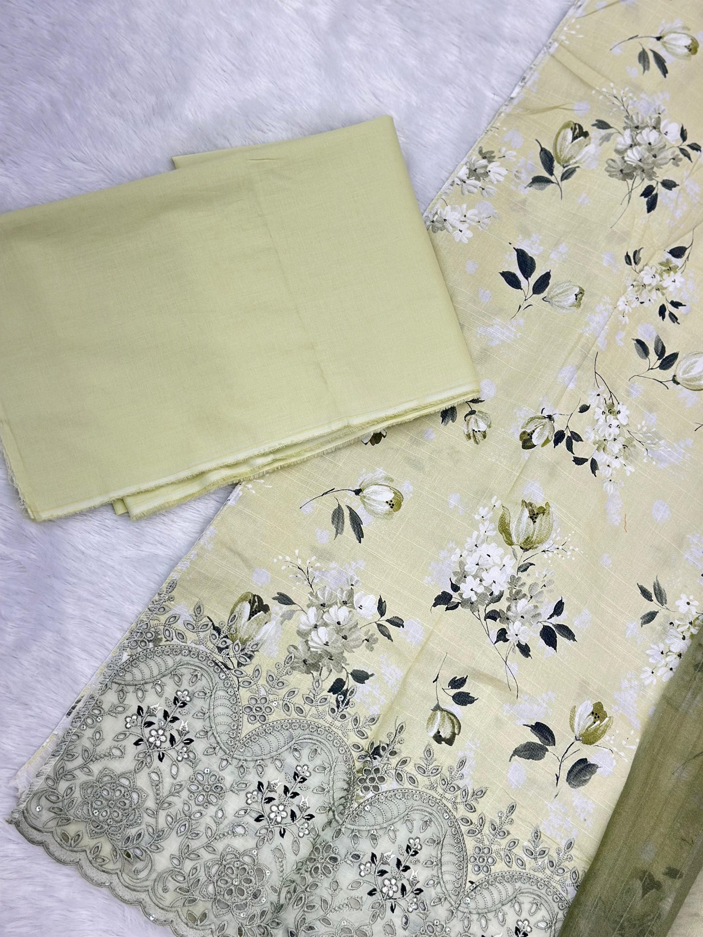 886 Unstitched OG Areeba by Tawakkal Fabrics Embroidered Lawn Suit