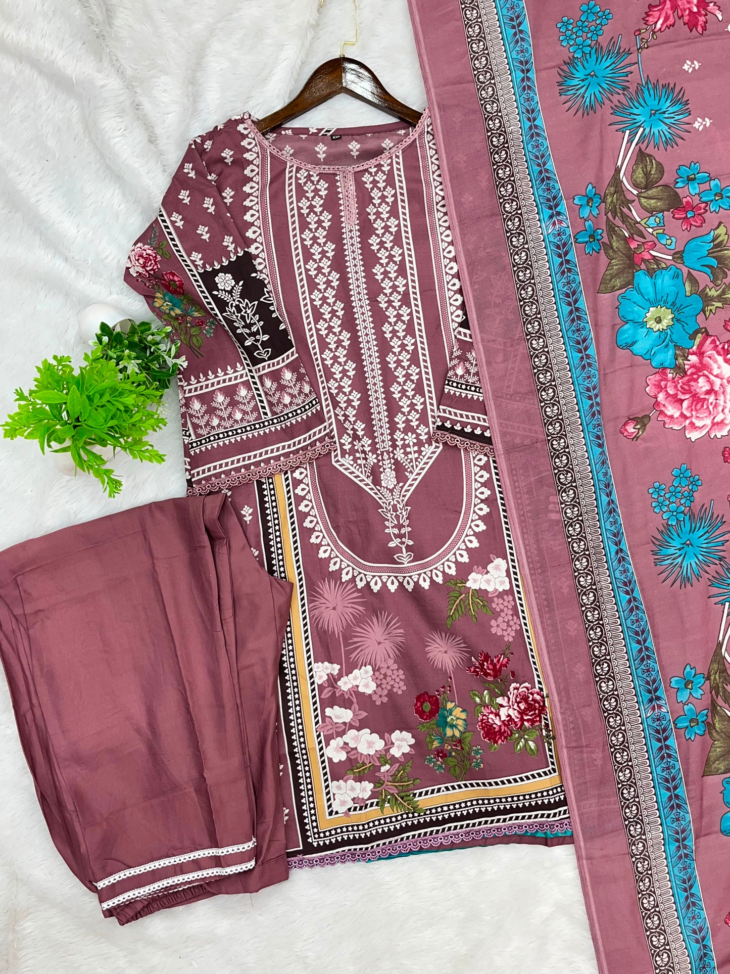 1262 Pakistani Printed Suit