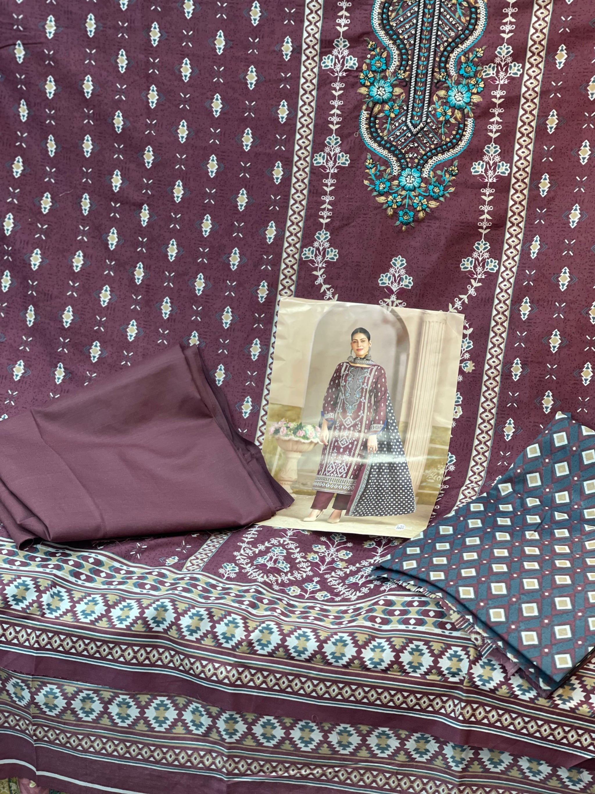 495 Ruhani Pakistani Unstitched Suit