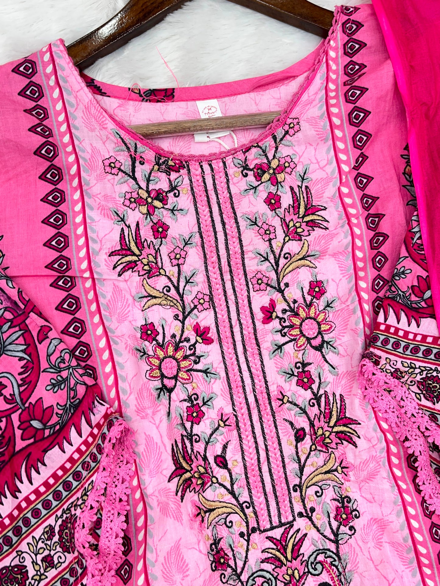 1218 Pakistani Embroidered Suit