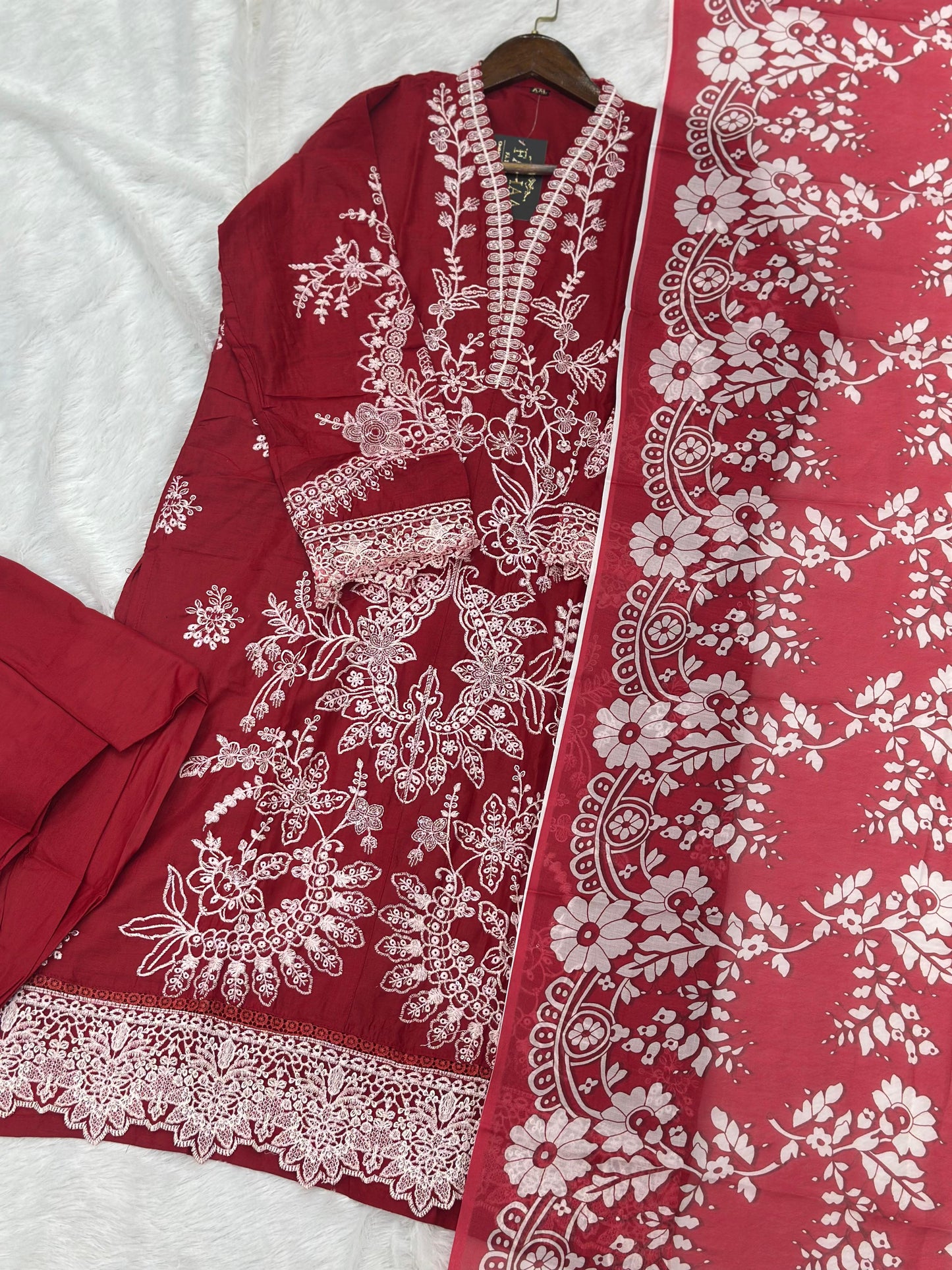 820 Pakistani Lawn Cotton Suit