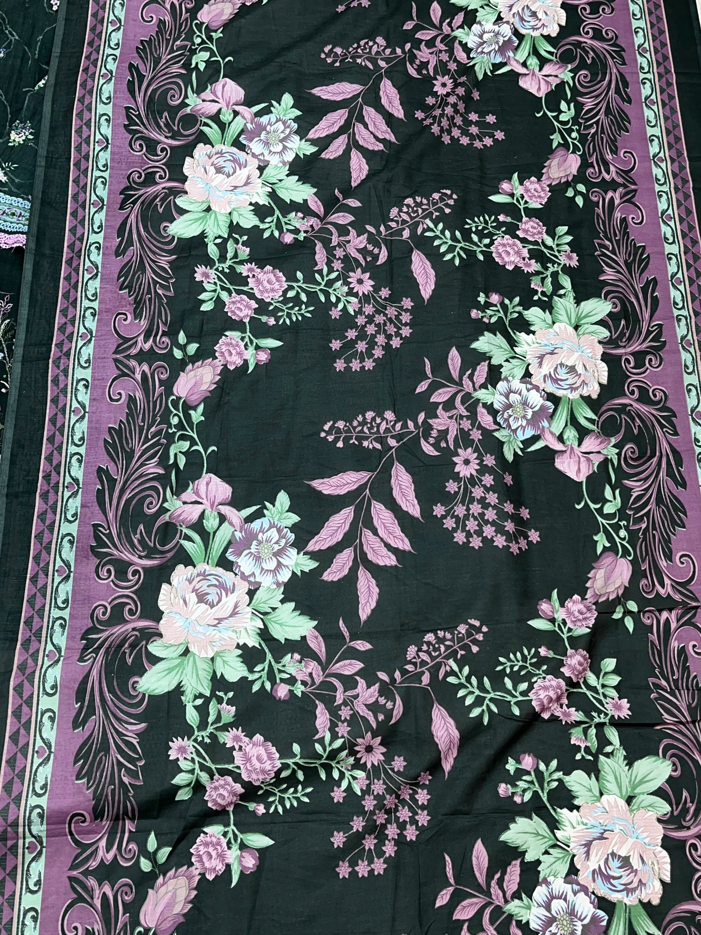 1335 Pakistani Lawn Suit