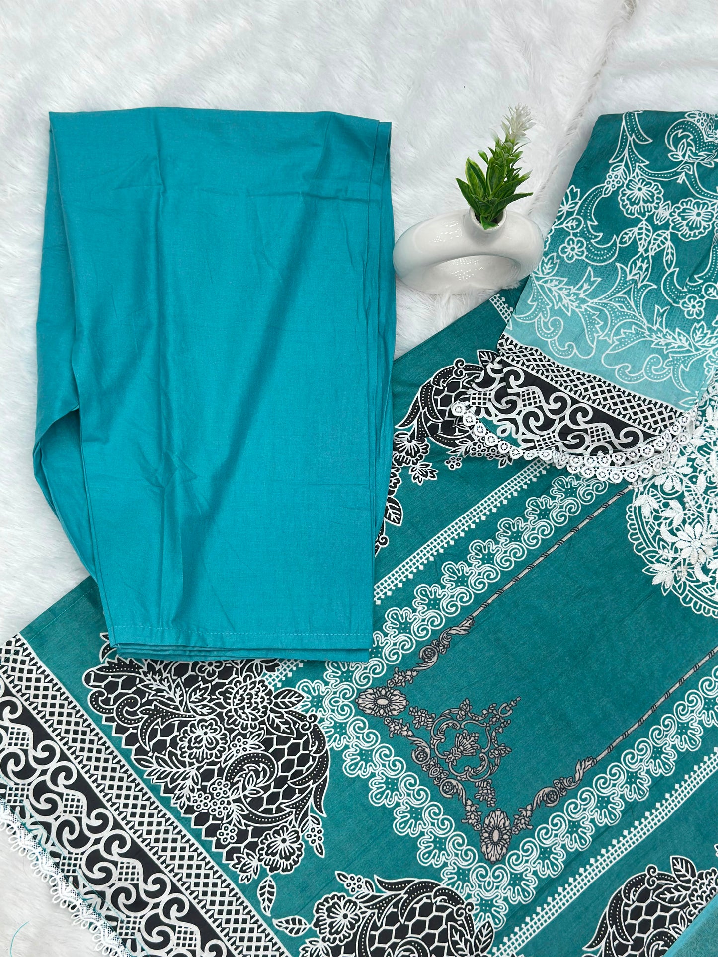 952 Pakistani Embroidered Suit