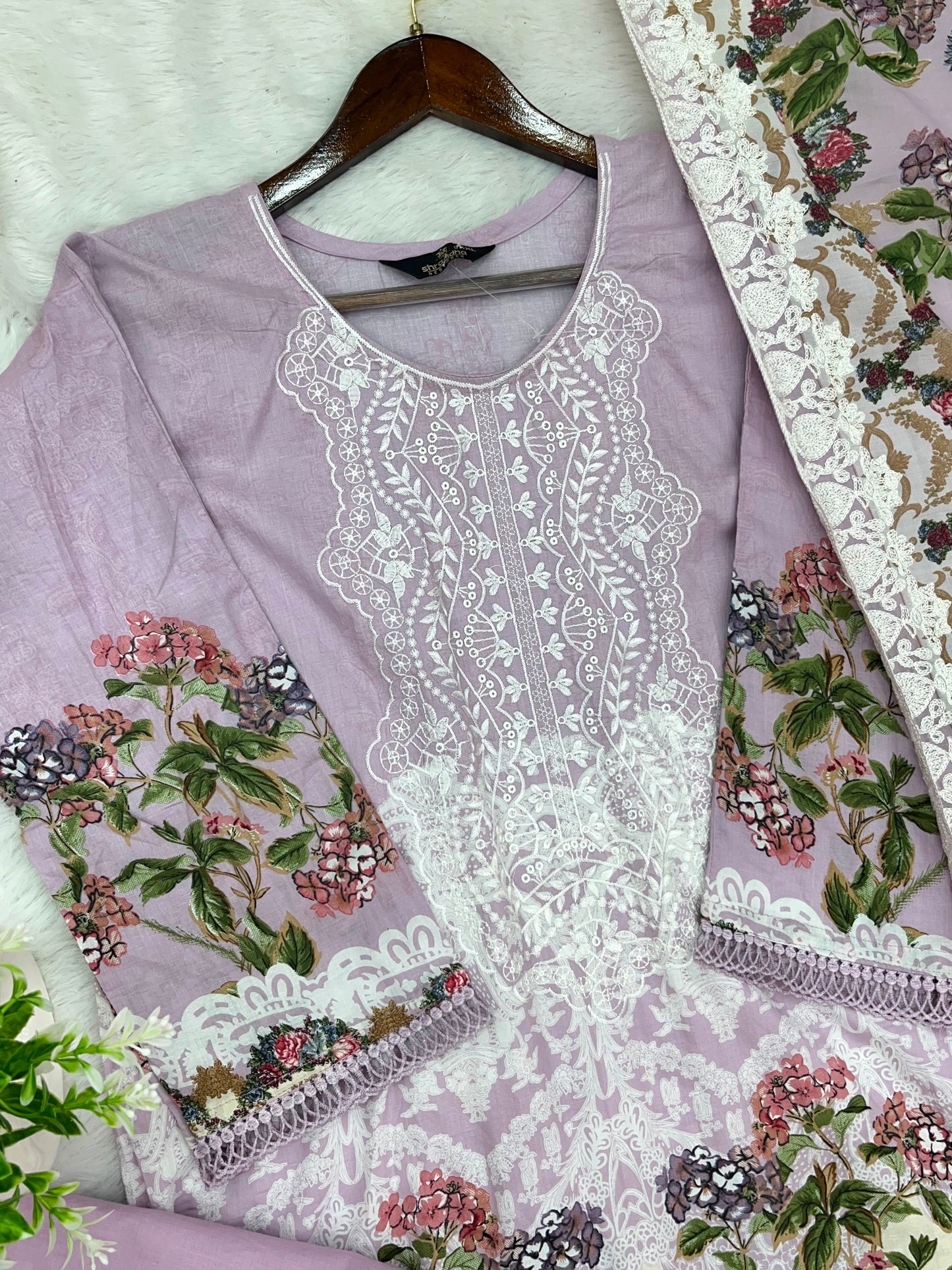 1333 Pakistani Lawn Suit